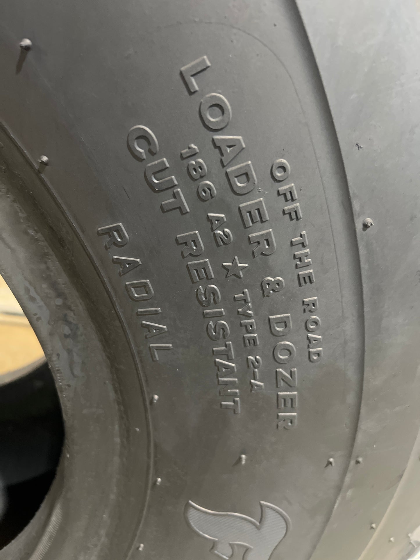 20.5R25 FIRESTONE VERSA BUILT AP #5451