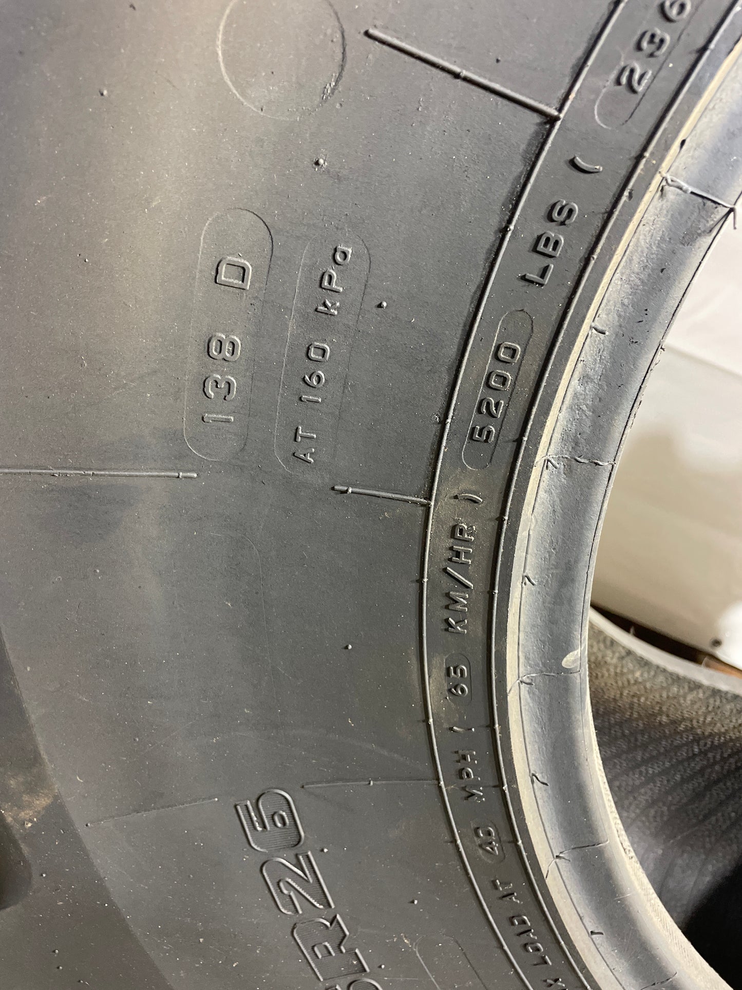 420/85R26 FIRESTONE MAXI TRACTION