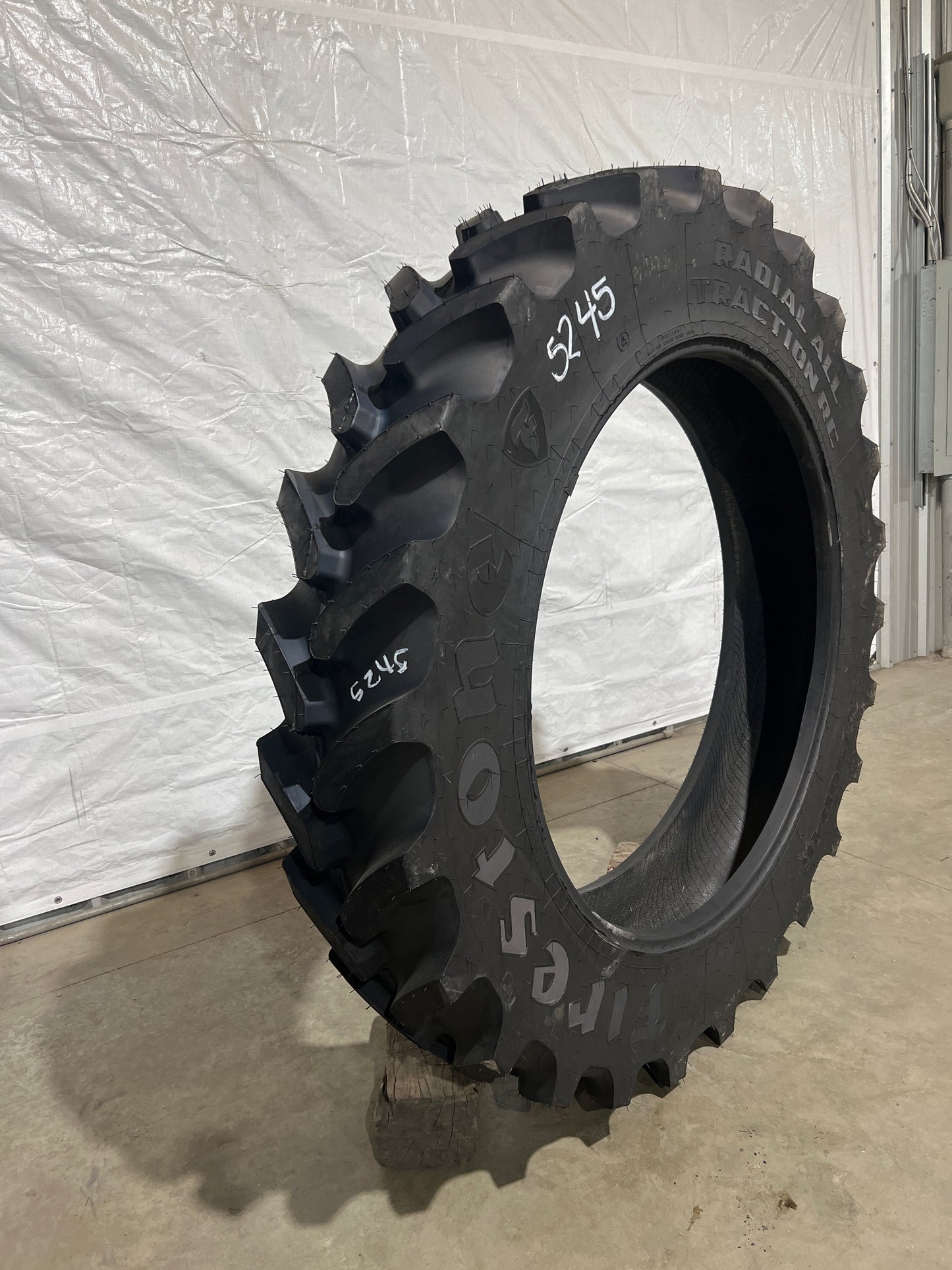 380/90R46 (14.9R46) FIRESTONE RADIAL ALL TRACTION RC