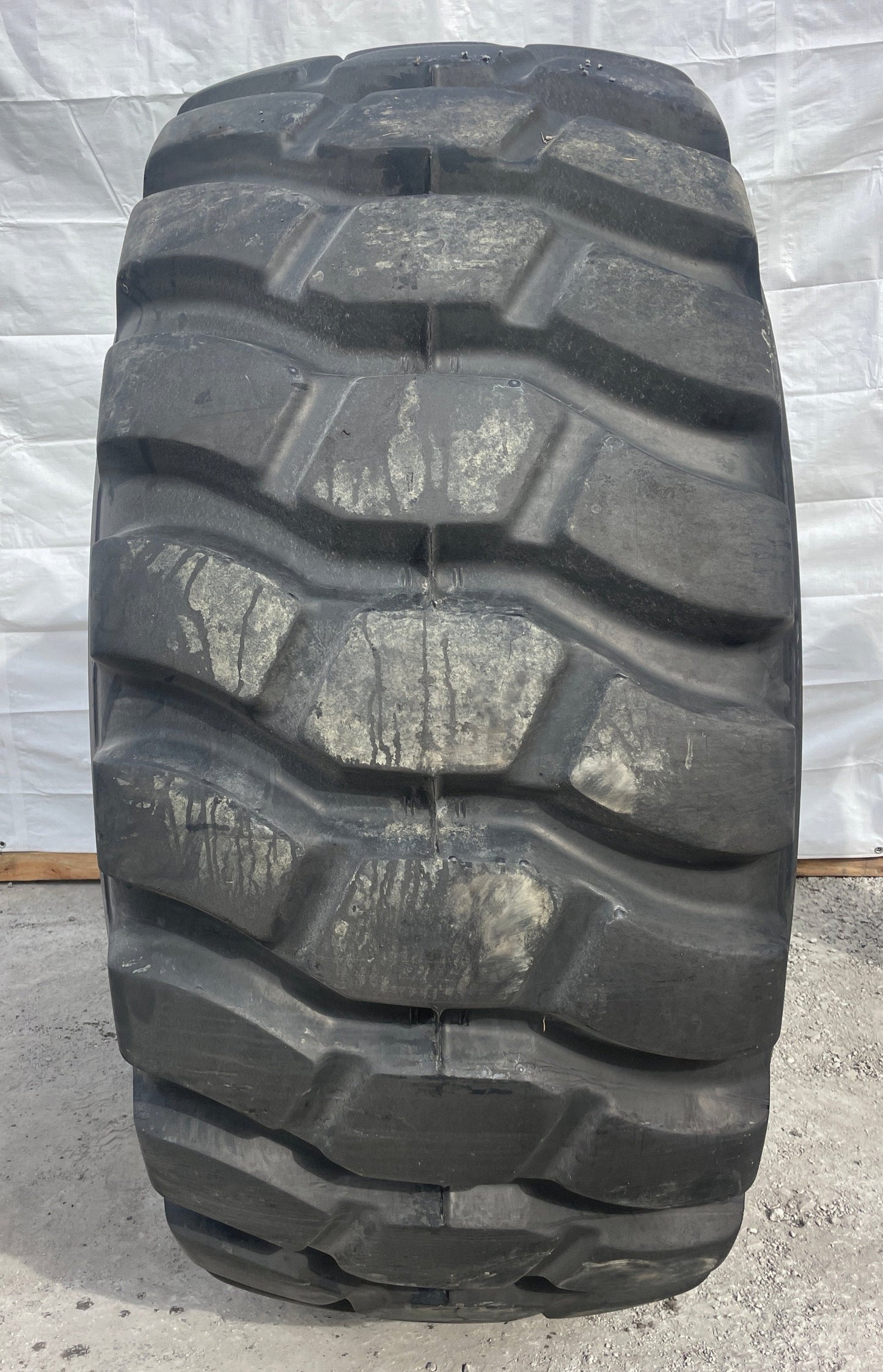 29.5R25 BRIDESTONE V-STEEL L-TRACTION (VLT)