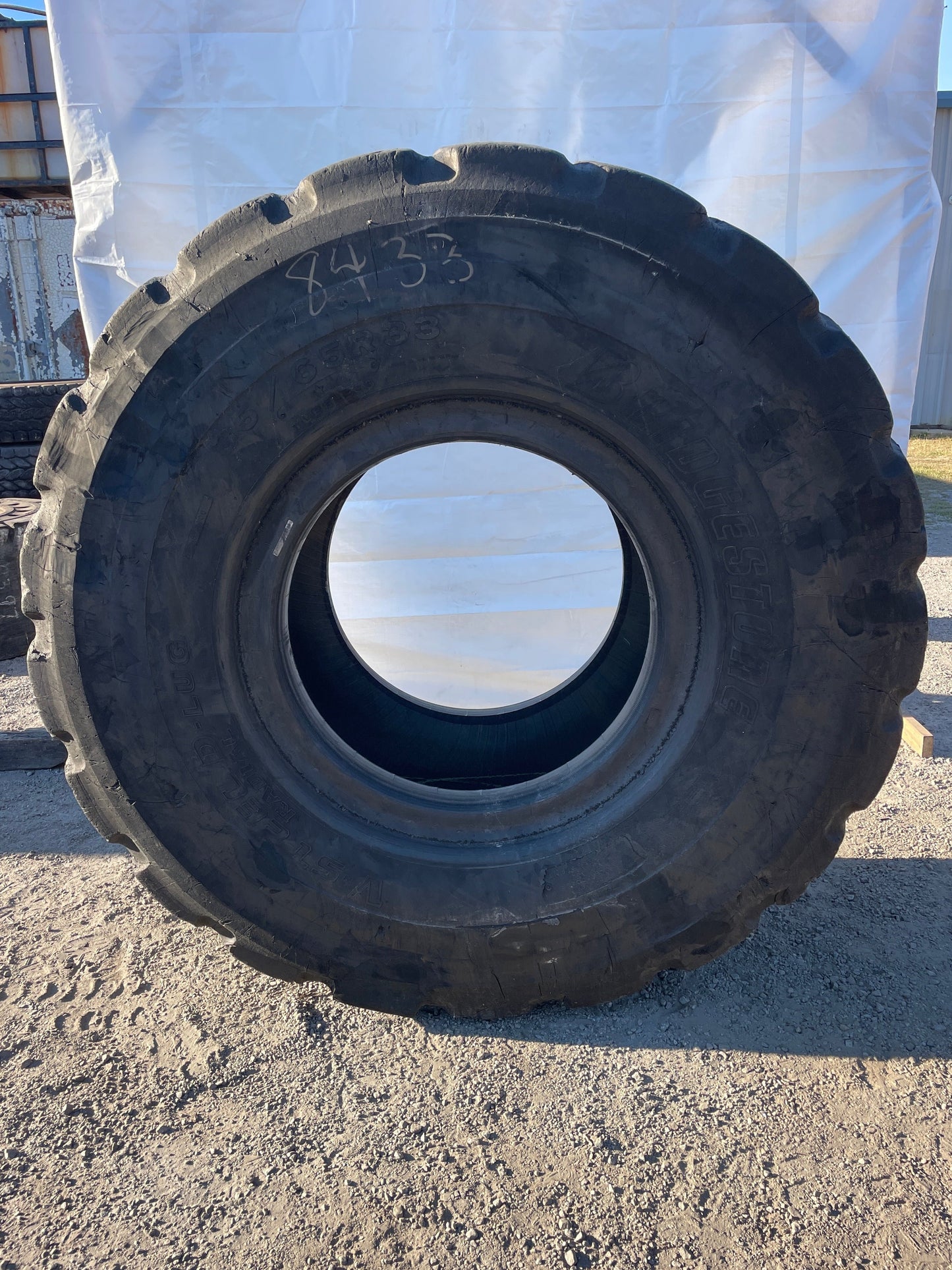 35/65R33 BRIDGESTONE V-STEEL D-LUG (VSDL)