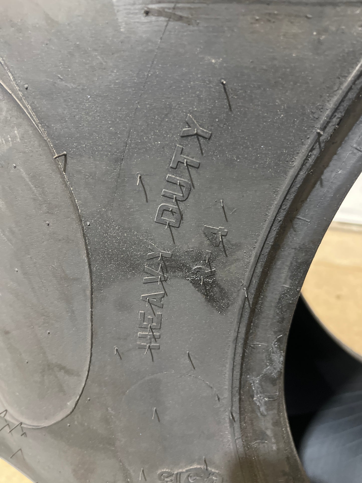 16.9-24 TITAN INDUSTRIAL TRACTOR LUG