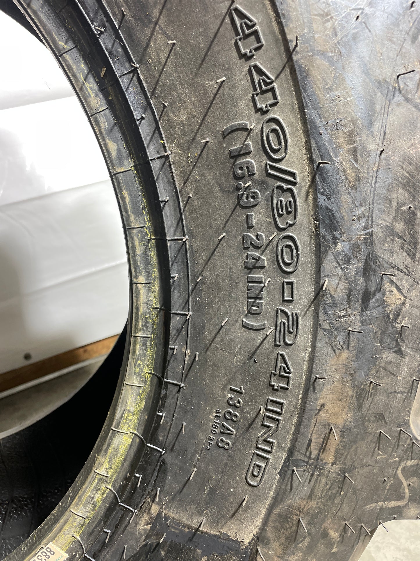 440/80-24 (16.9-24) GALAXY SUPER INDUSTRIAL LUG #8839