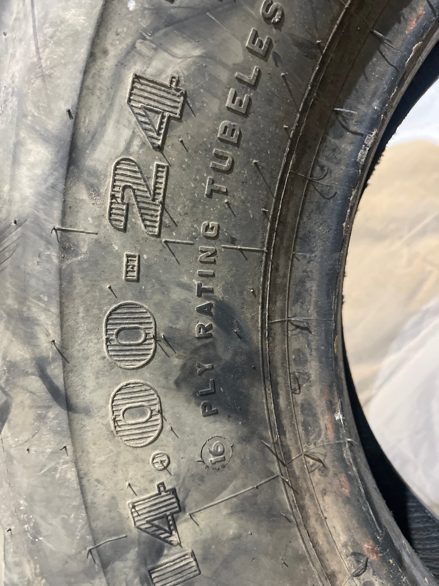 14.00-24 Firestone Super Ground Grip #4951