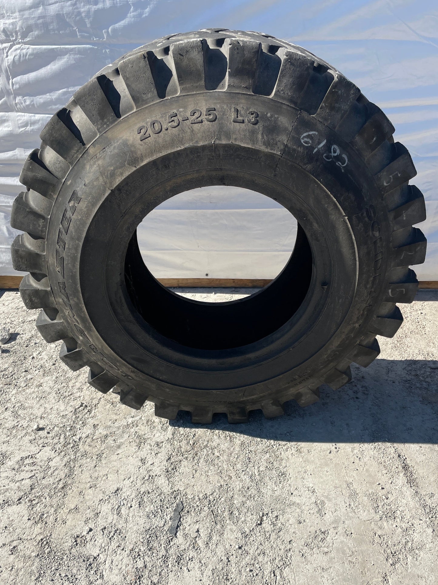 20.5-25 SOLIDEAL LOADMASTER