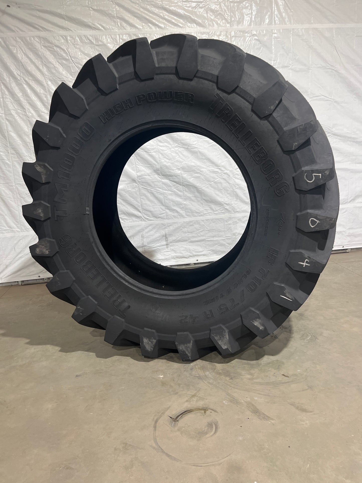 710/75R42 TRELLEBORG TM 1000 PROGRESSIVE TRACTION #5041