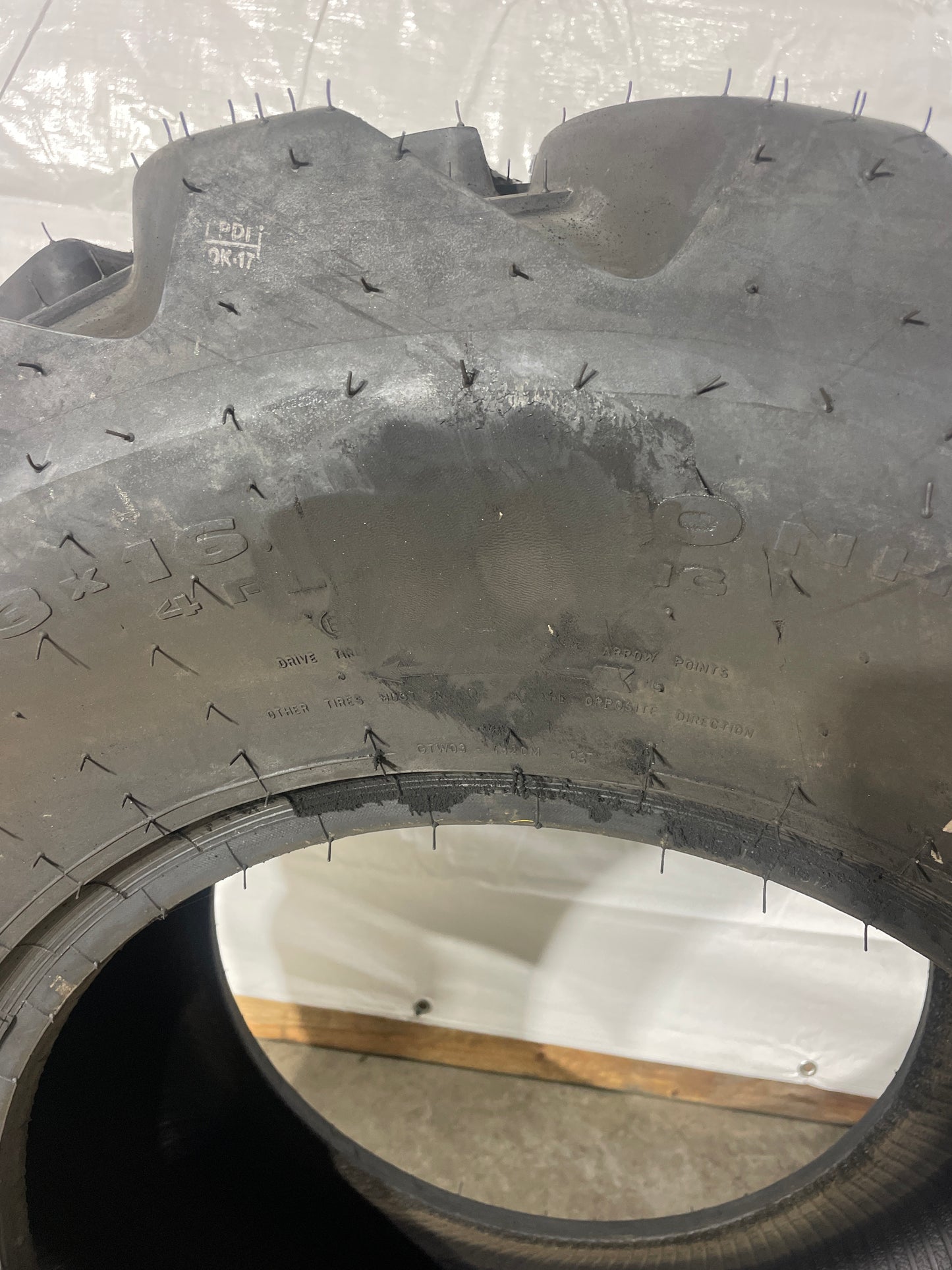 43X16.00-20 GALAXY THE MARTHONER #8124