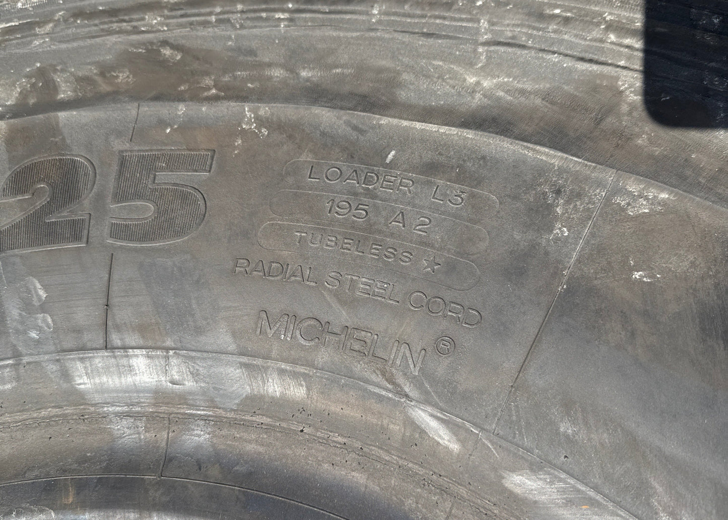 23.5R25 MICHELIN XHA2 - RECAP #8672