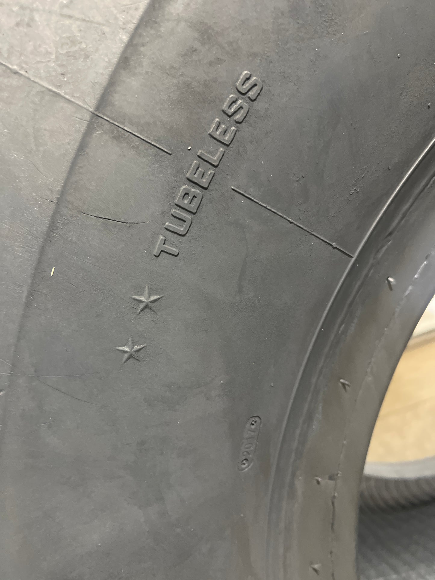 23.5R25 MAGNA MA02 #5145