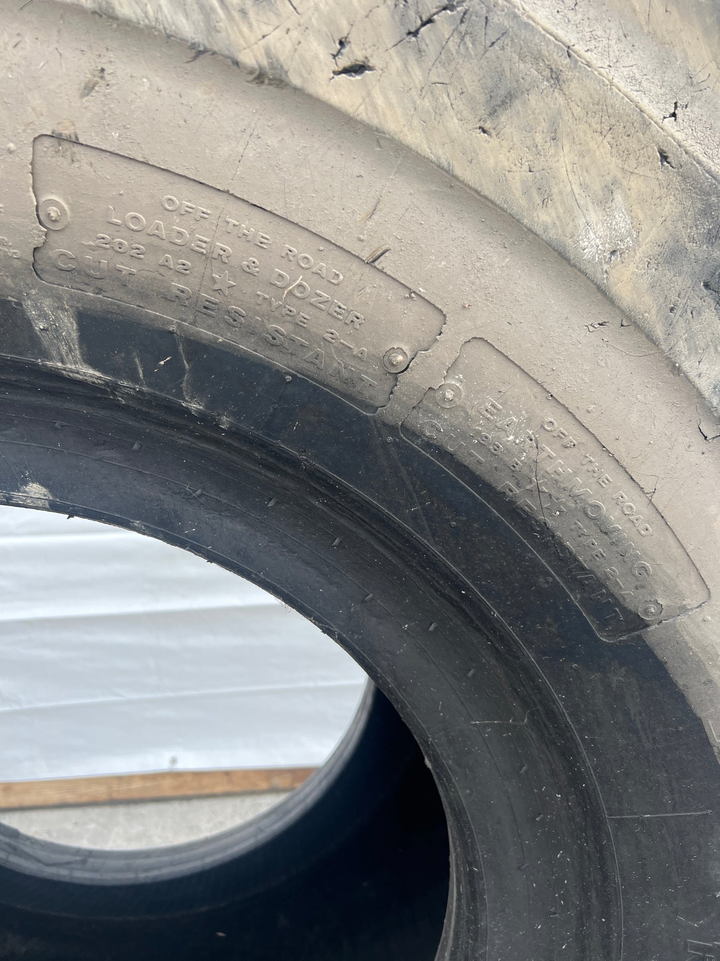 26.5R25 Bridgestone V-STEEL L-TRACTION (VLT) #4714