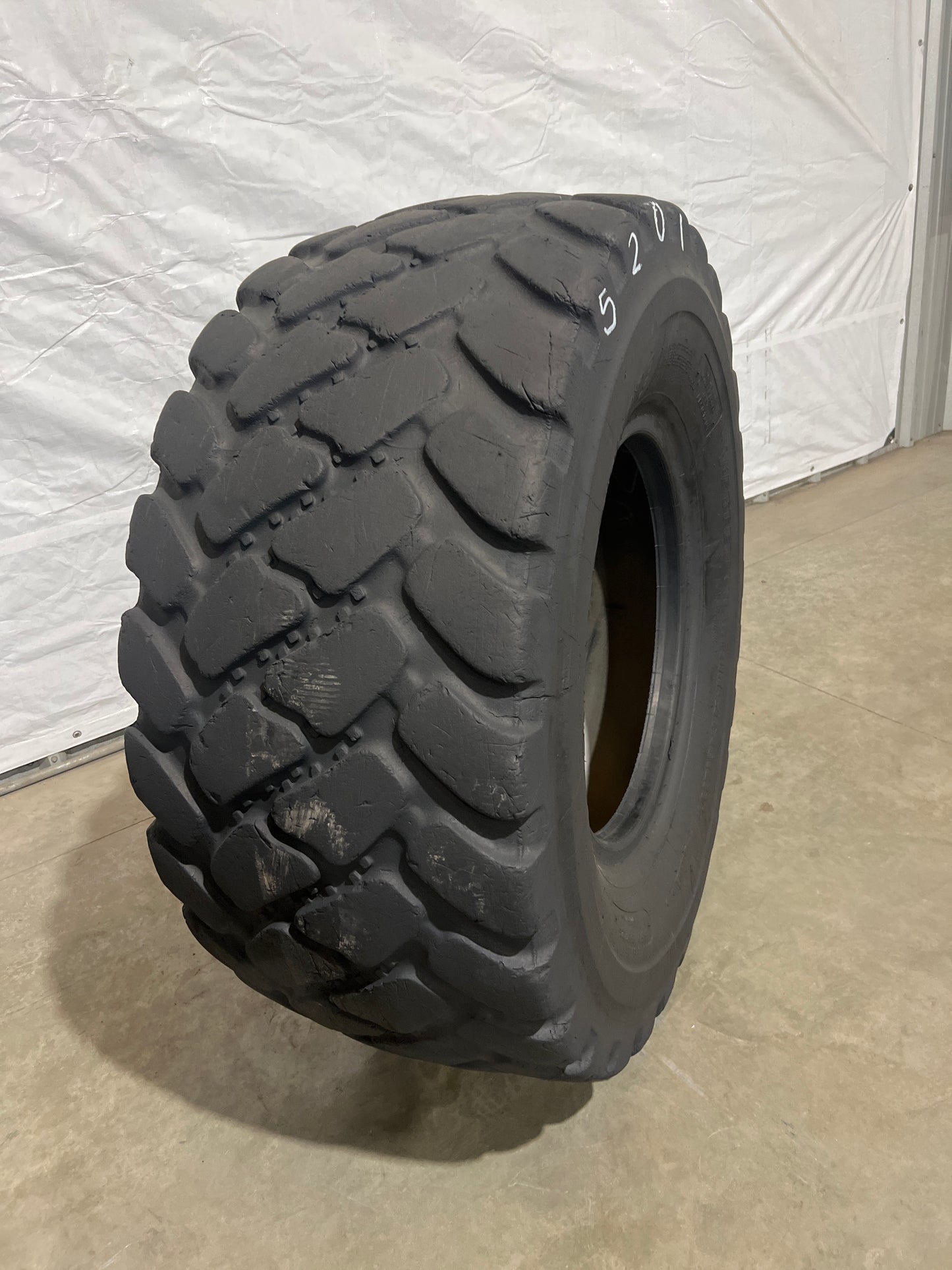550/65R25 (20.5R25) BRIDGESTONE V-STEEL TRACTION UTILITY TL