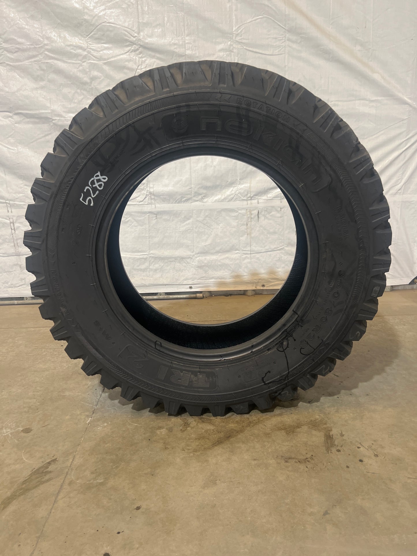 360/80R28 NOKIAN TRI 2 #5288