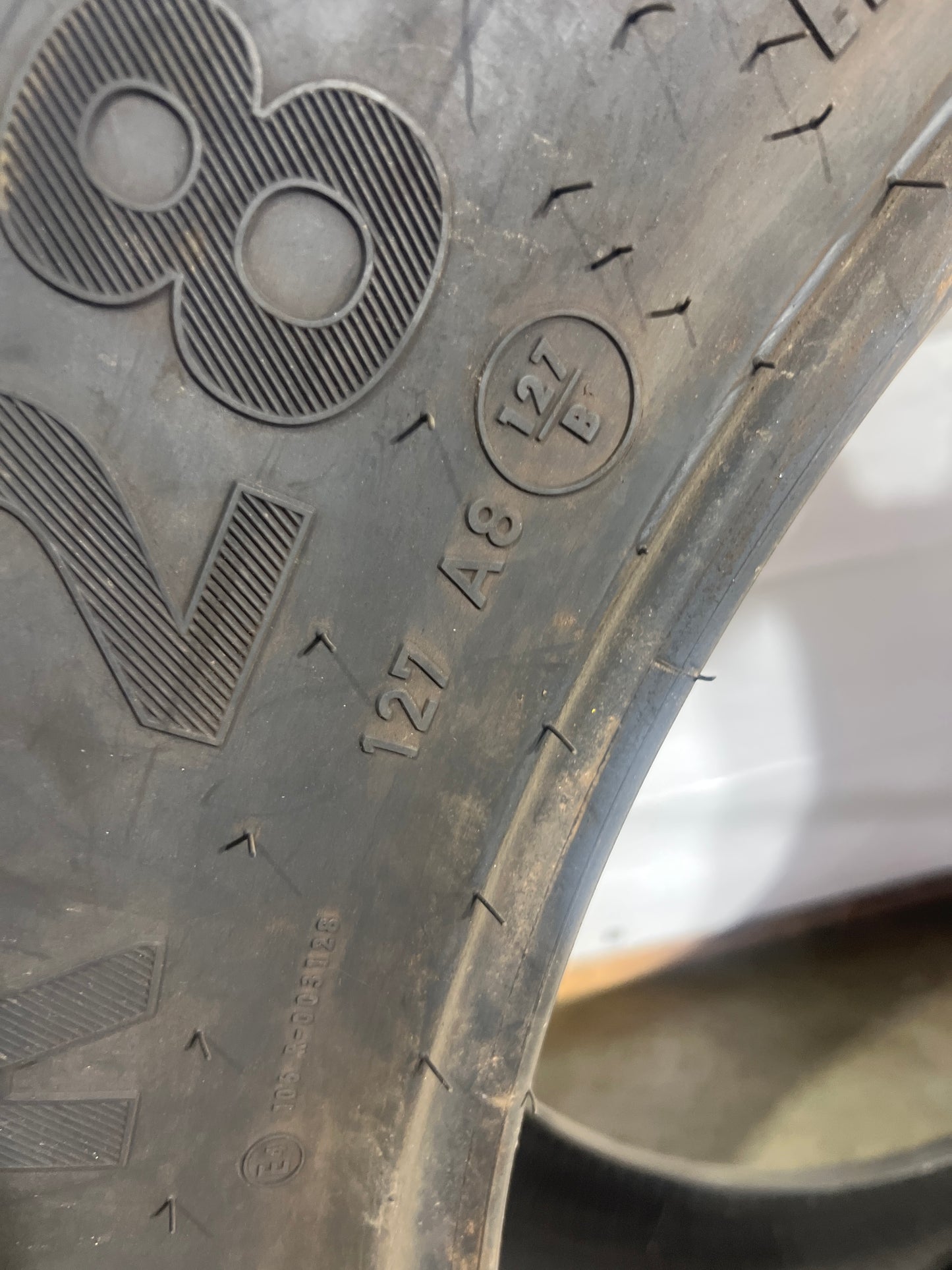 340/85R28 CONTINENTAL TRACTOR 85 #8330