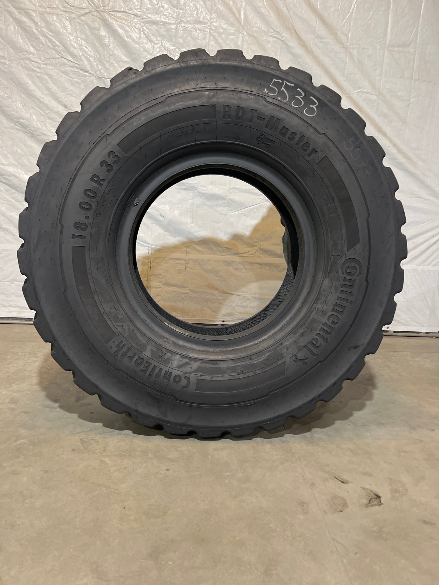 18.00R33 CONTINENTAL CONTI - EARTH RDT MASTER #5533