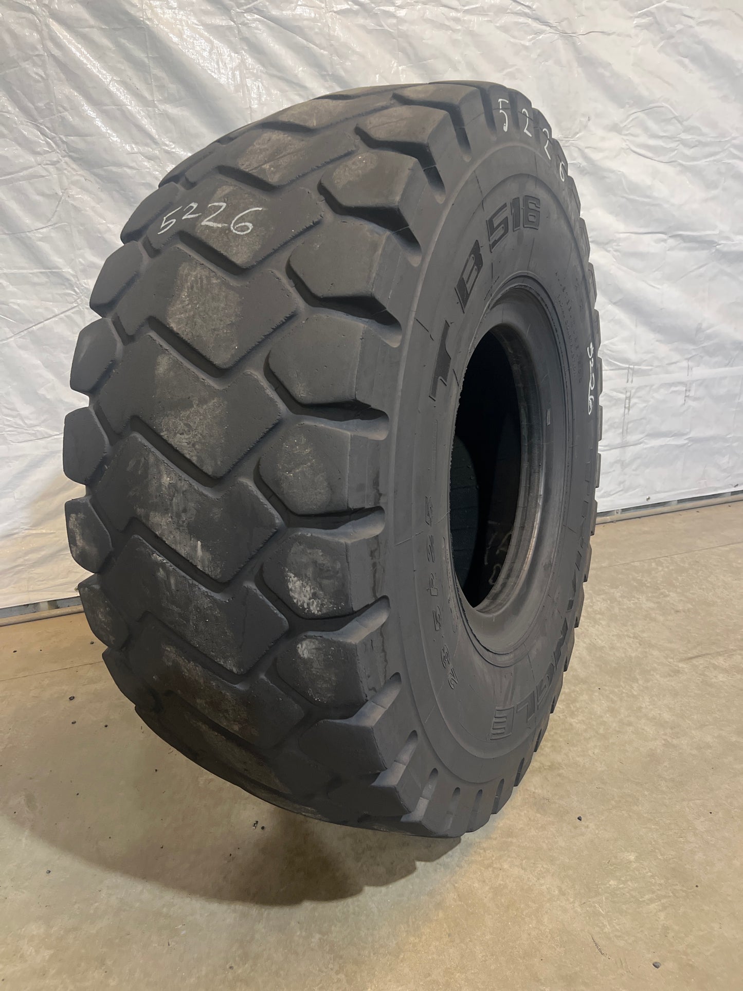 23.5R25 TRIANGLE TB516 #5226