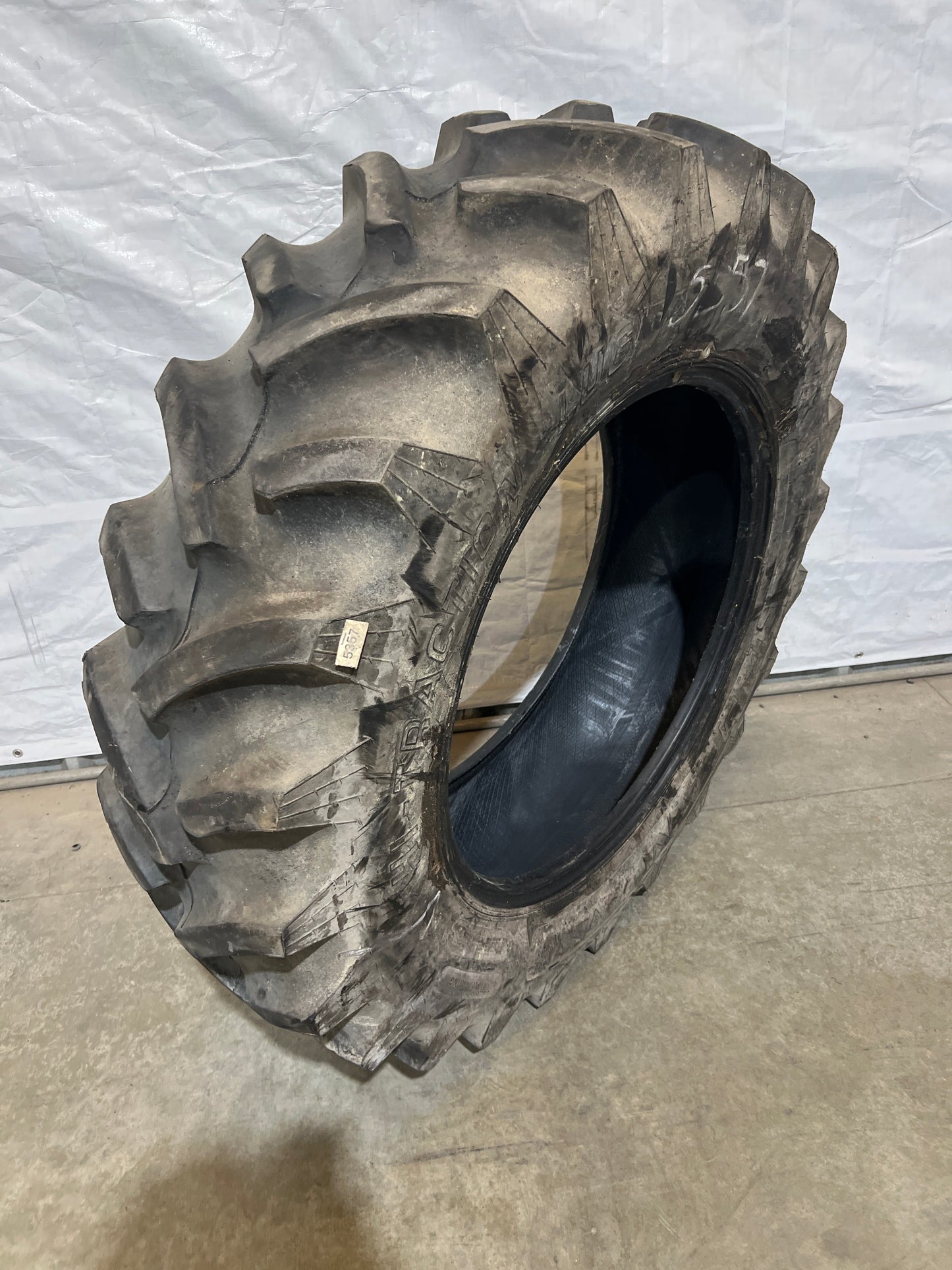 13.6-28 TITAN HI TRACTION LUG