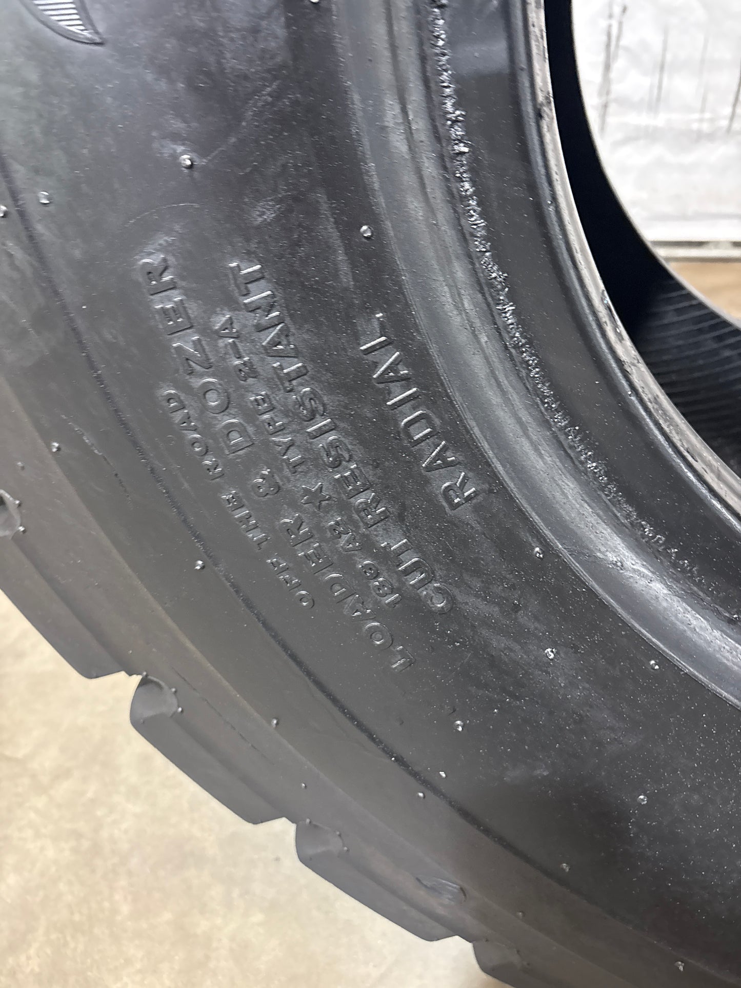 20.5R25 FIRESTONE VERSA BUILT AP #5965