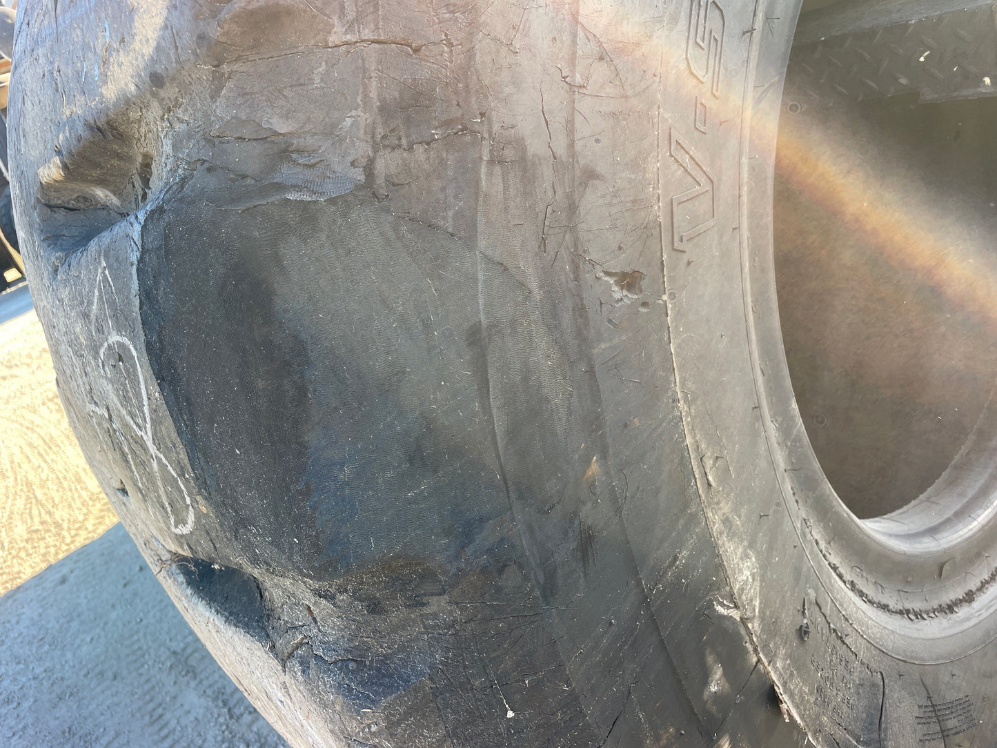 35/65R33 BRIDGESTONE V-STEEL D-LUG (VSDL) #8433