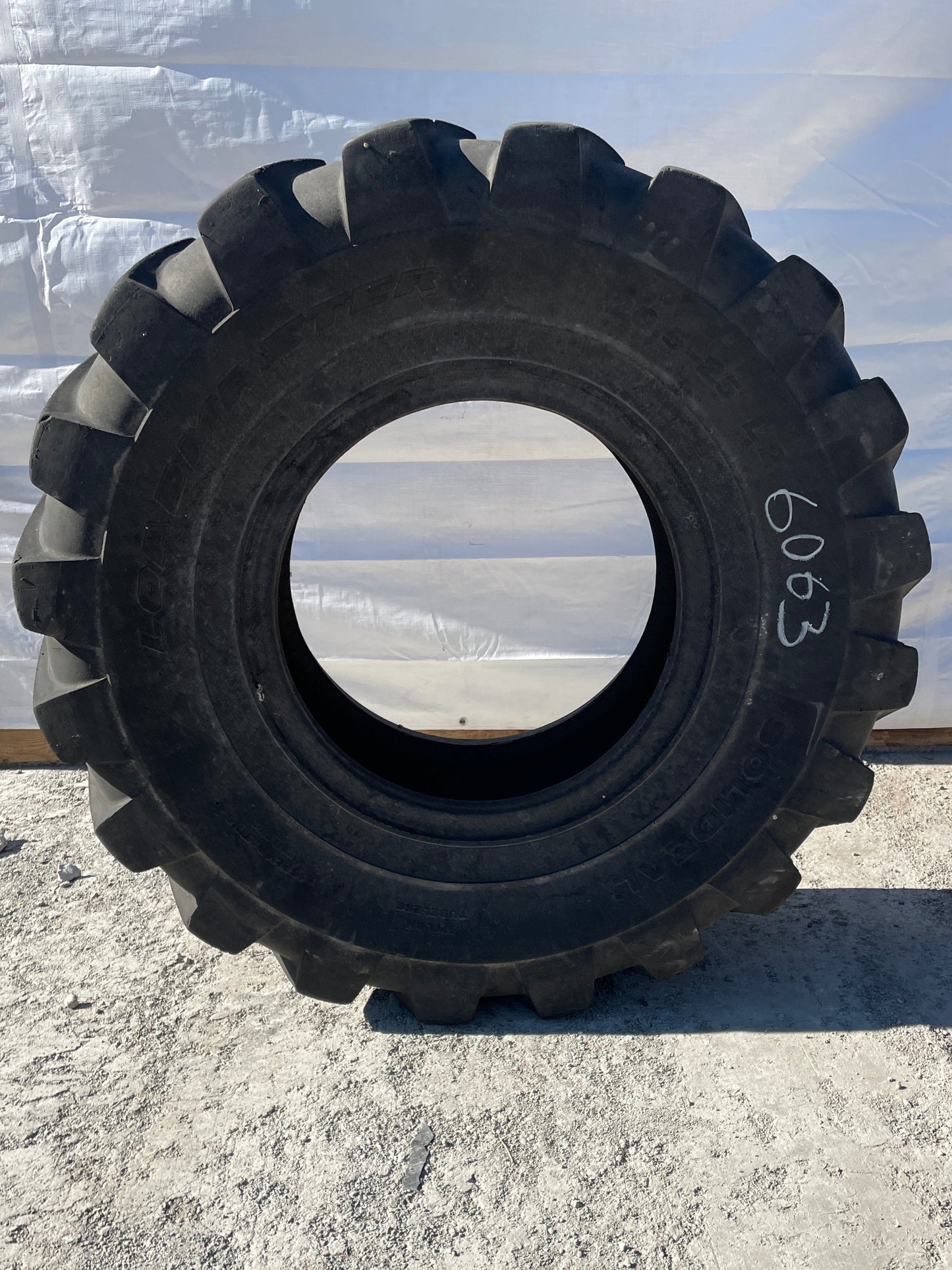20.5-25 SOLIDEAL LOADMASTER
