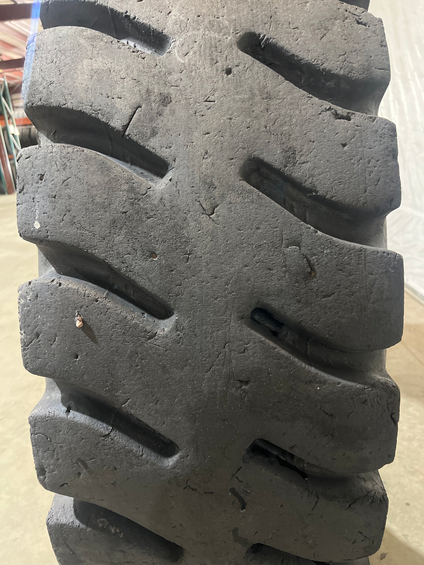 18.00R33 GOODYEAR RL-4B #4648