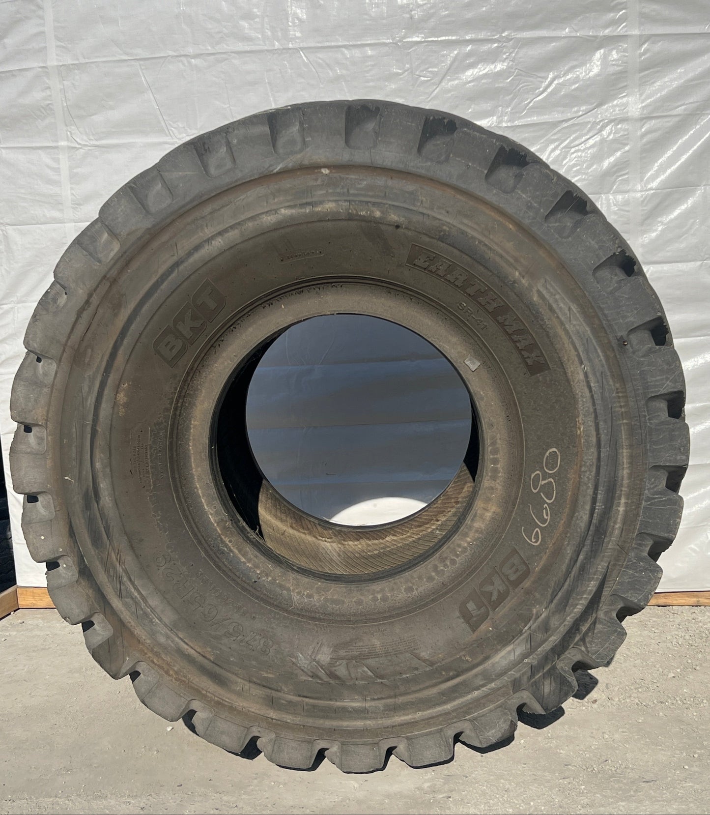 875/65R29 BKT EARTHMAX SR 41 (35/65R29)