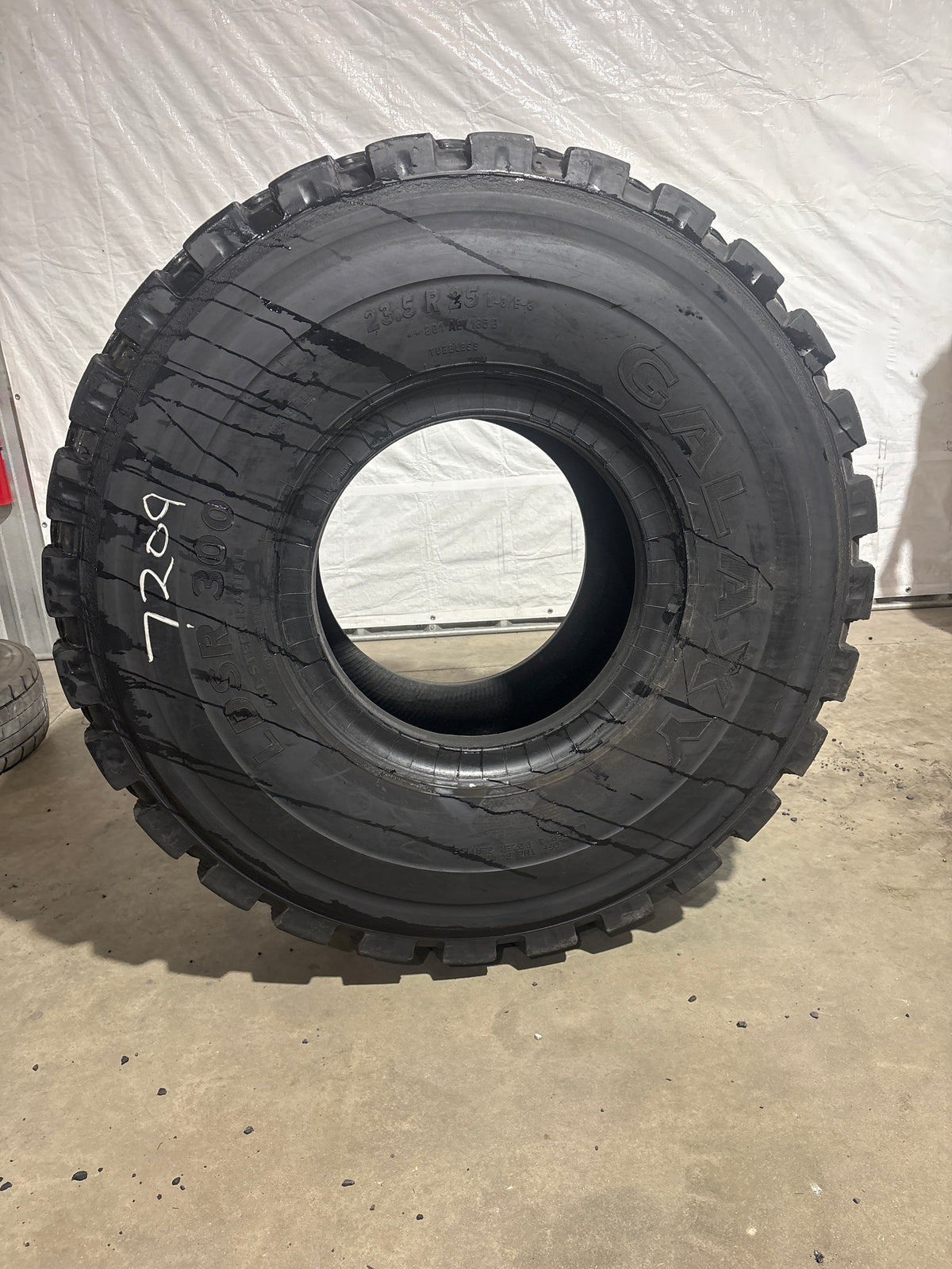23.5R25 GALAXY LDSR 300 #7209
