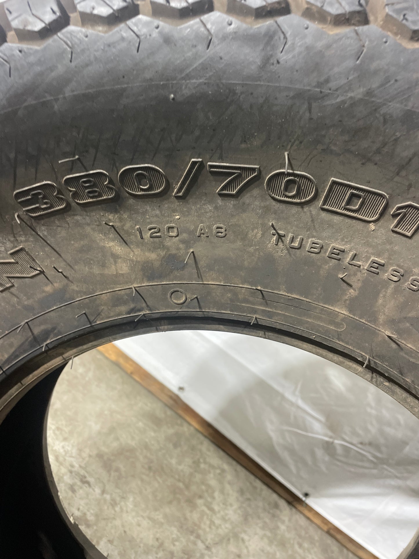 380/70D19.5 FIRESTONE SUPER ALL TERRAIN #1086