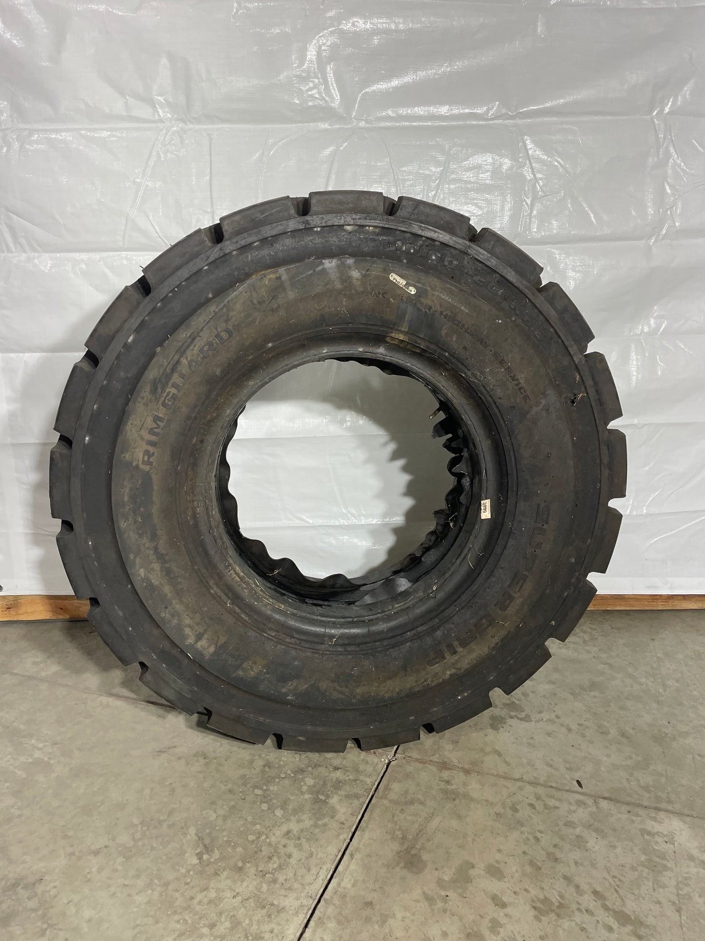 10.00-20 Supergrip Forklift #3999