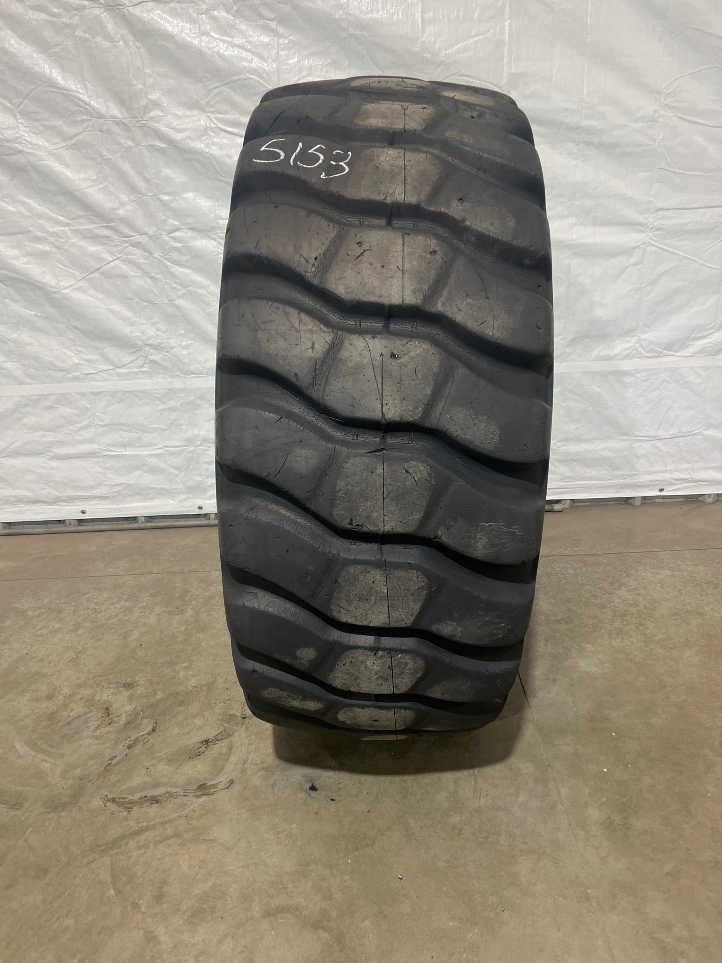23.5R25 BRIDGESTONE V-STEEL L TRACTION