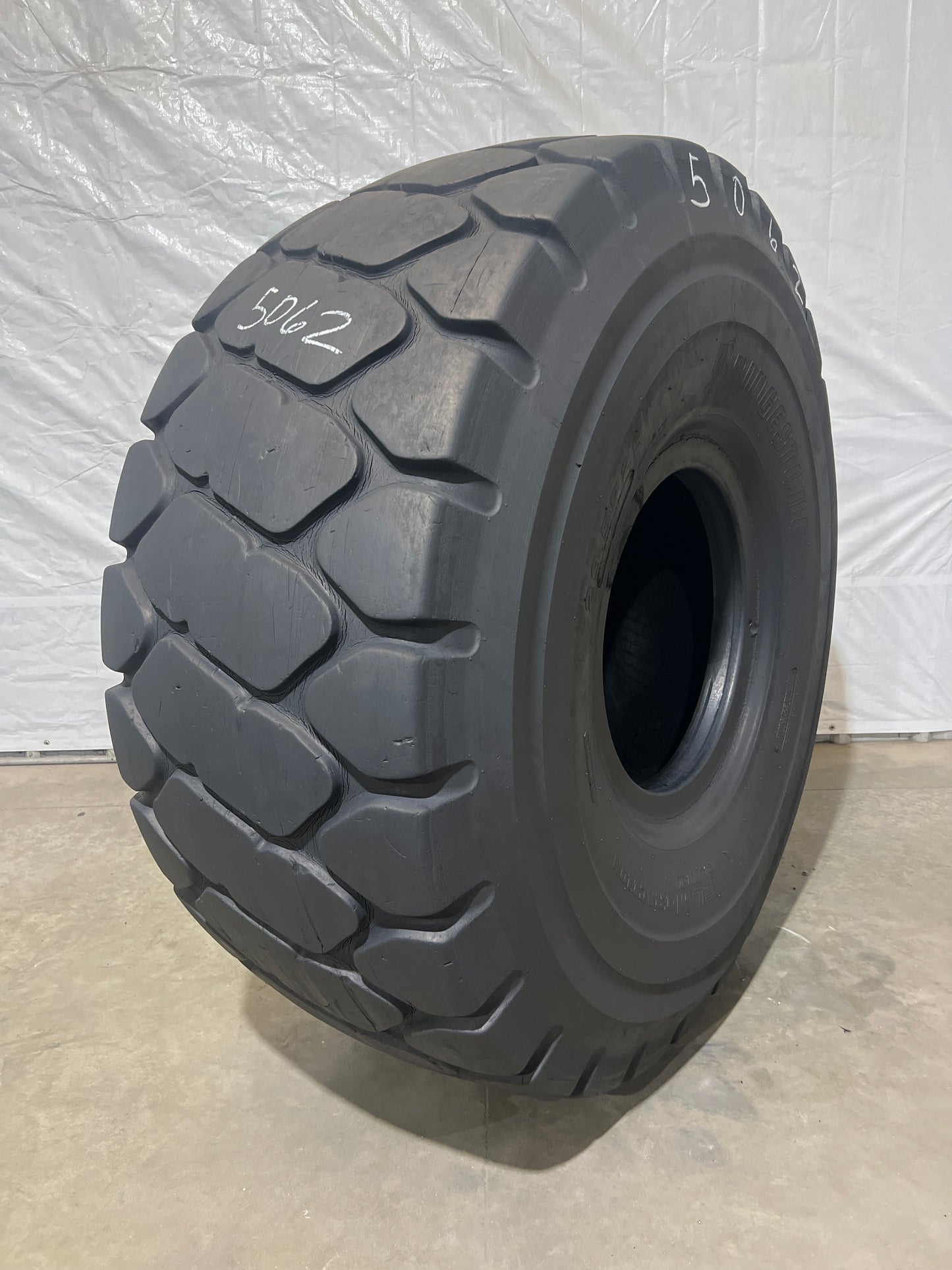 29.5R25 BRIDGESTONE VMT V-STEEL M TRACTION #5062