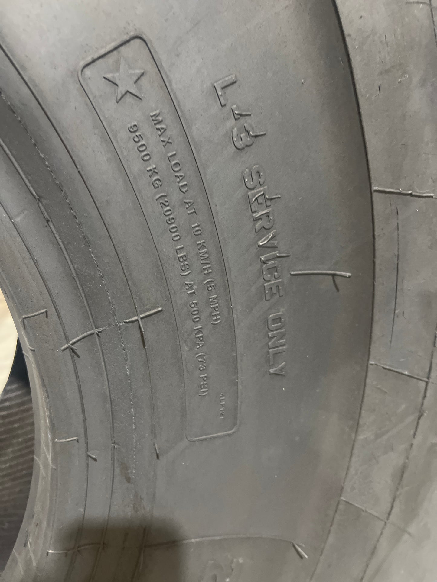 20.5R25 TITAN MXL #6865