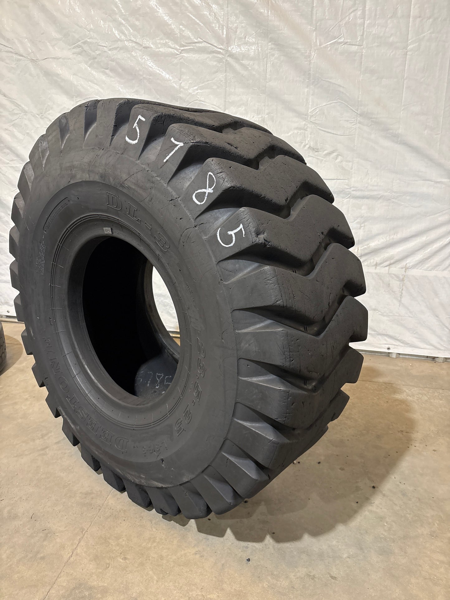 23.5-25 DEESTONE DL-3 #5785