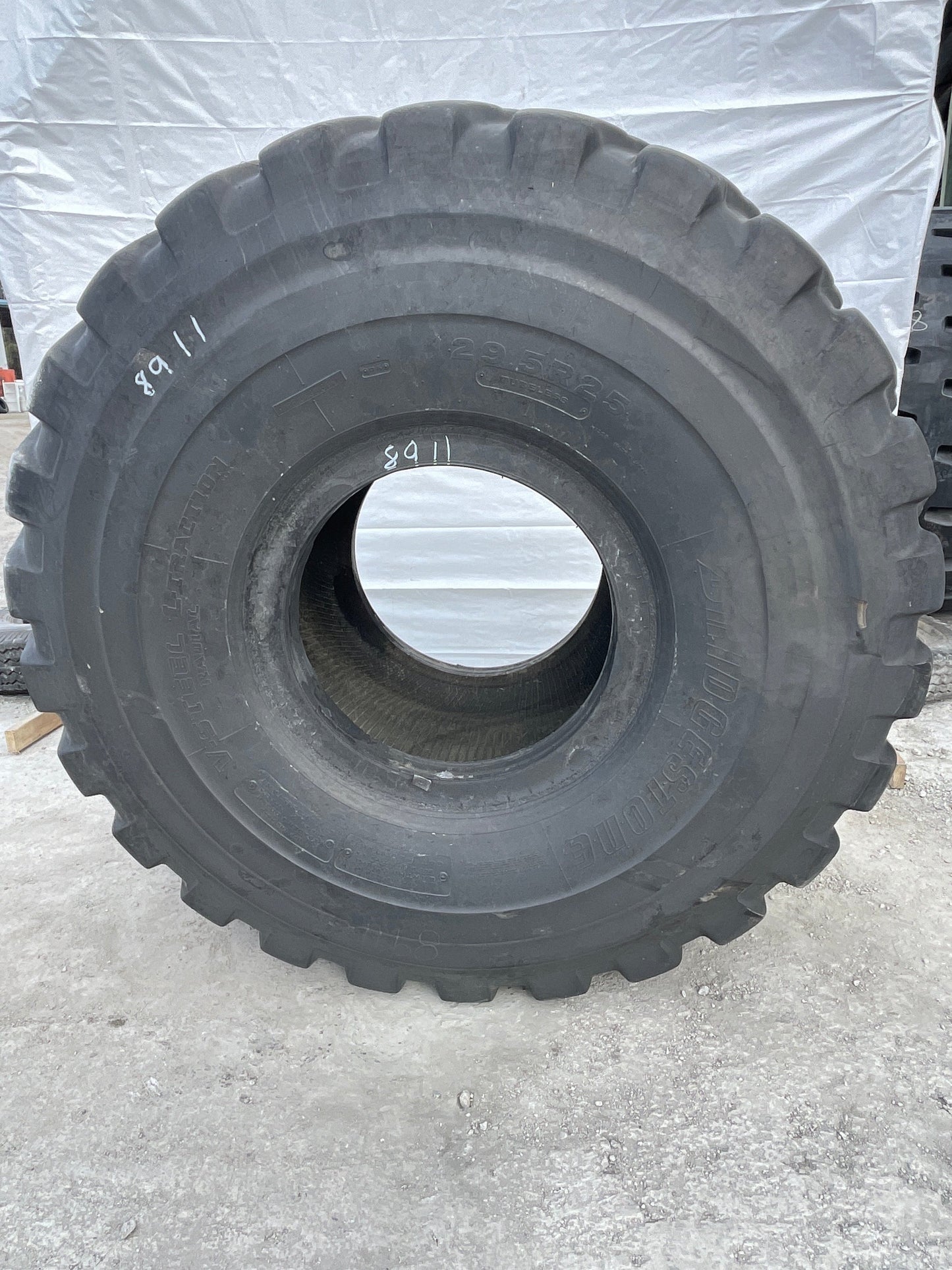 29.5R25 BRIDGESTONE V-STEEL L-TRACTION