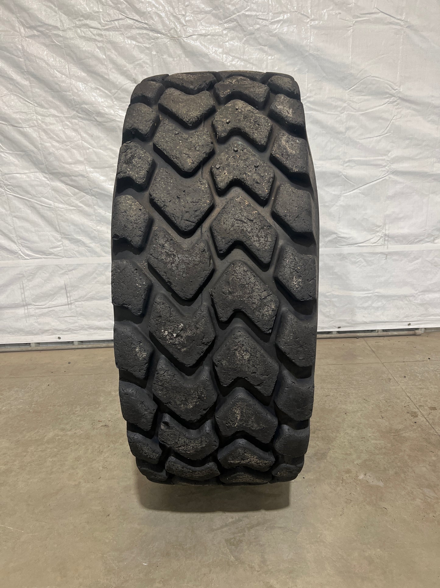 23.5R25 TITAN MXL