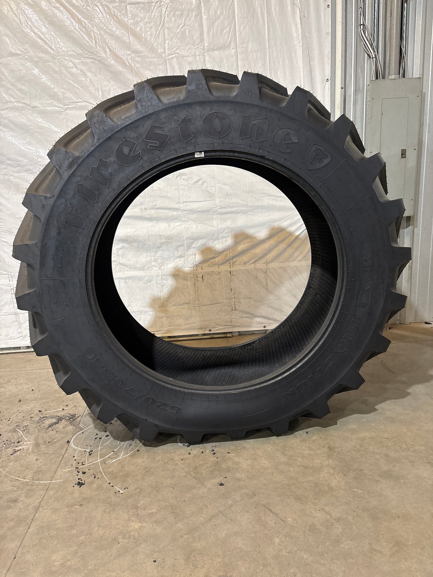 620/70R46 FIRESTONE MAXI TRACTION #5894