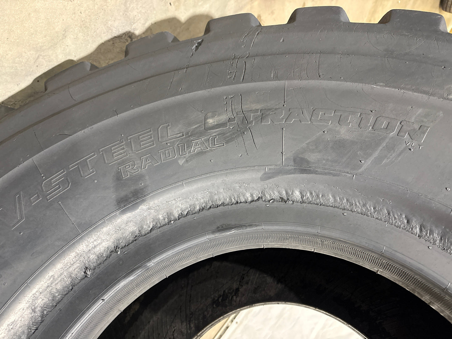 26.5R25 BRIDGESTONE V-STEEL L-TRACTION #5707