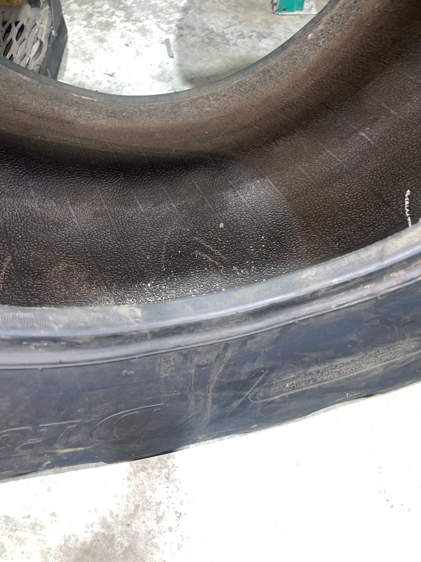 21L-24 DEESTONE DR-4 12 PLY #6974