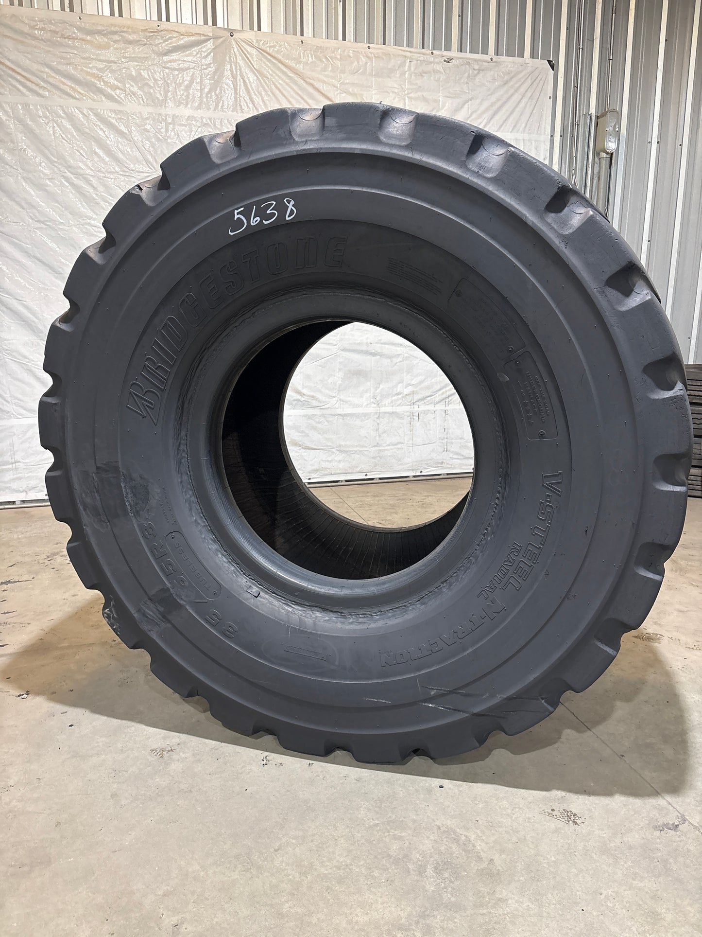35/65R33 BRIDGESTONE V-STEEL N TRACTION #5638