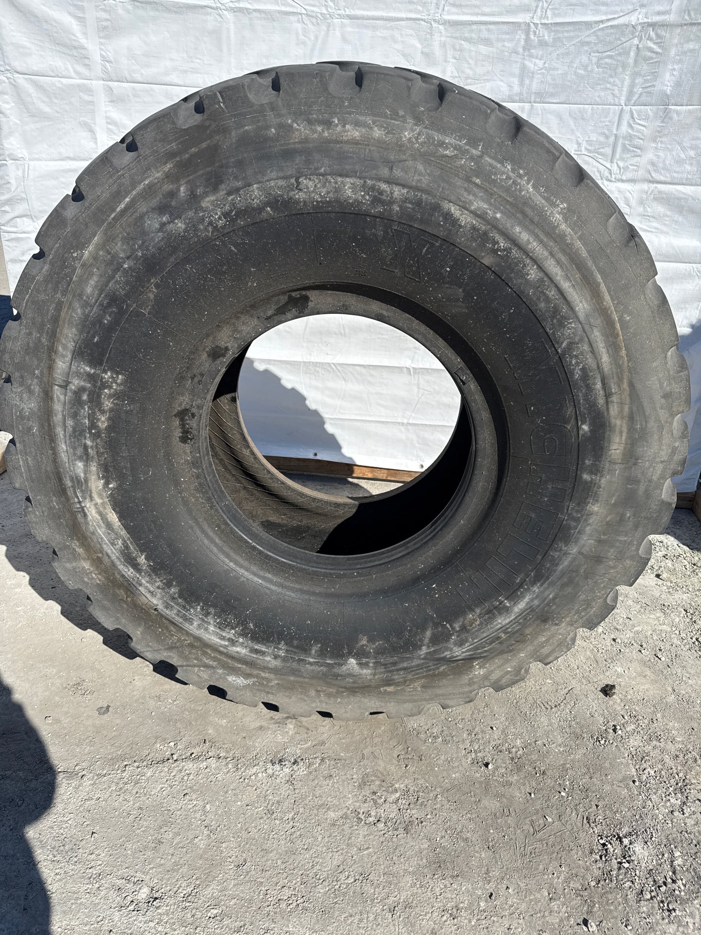 23.5R25 MICHELIN XHA #6738