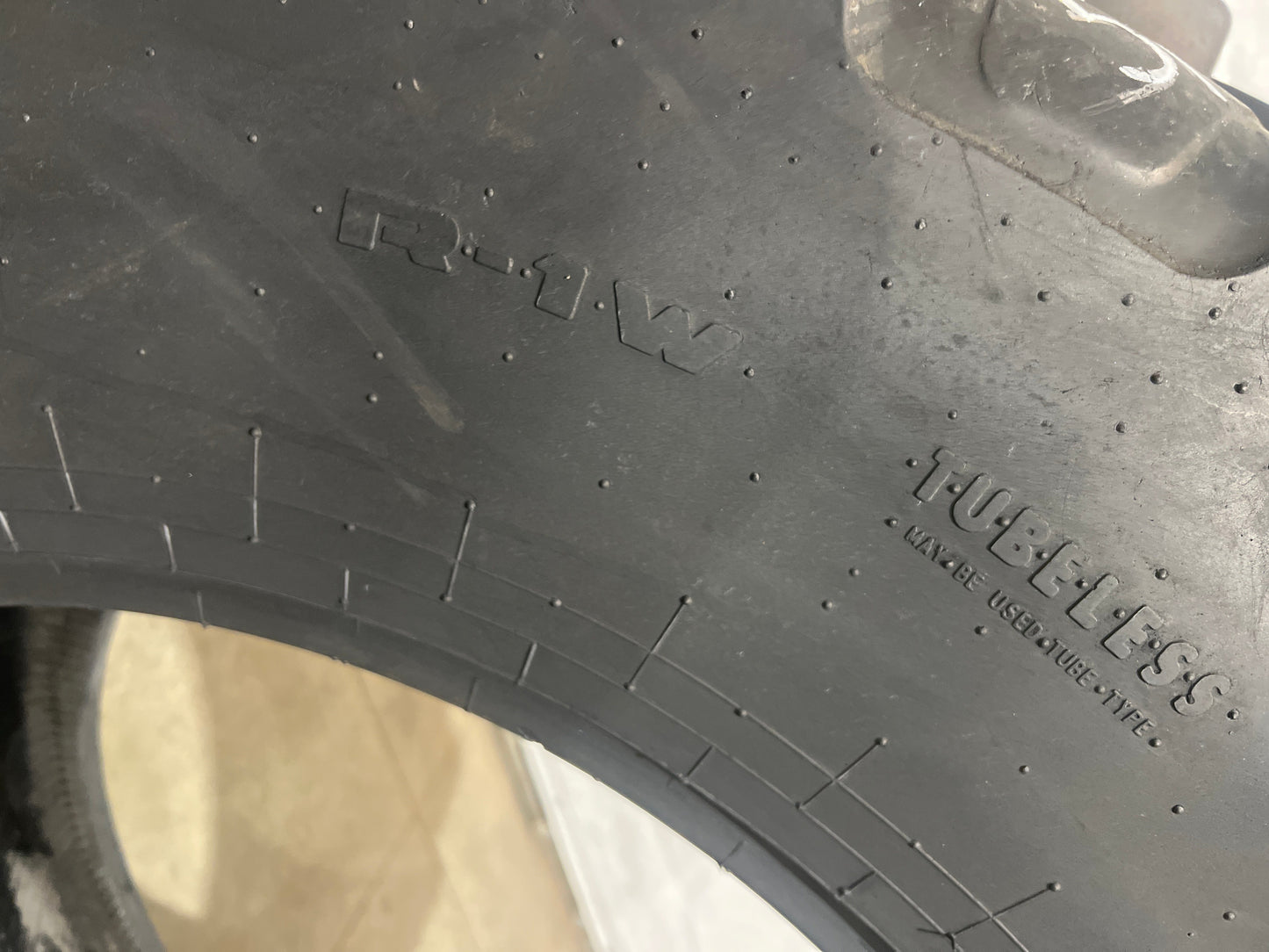 420/85R30 GALAXY EARTH-PRO
