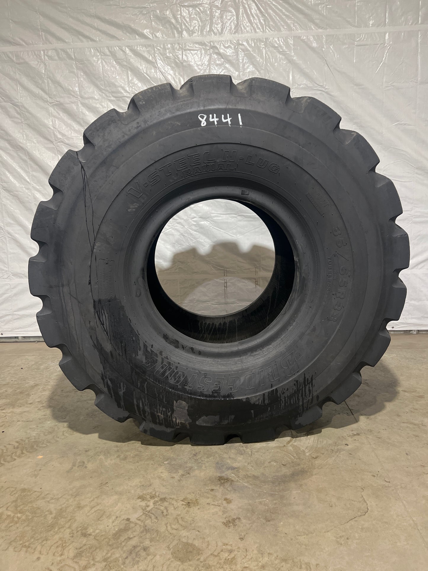 35/65R33 BRIDGESTONE V-STEEL N-LUG (VSNL) #8441