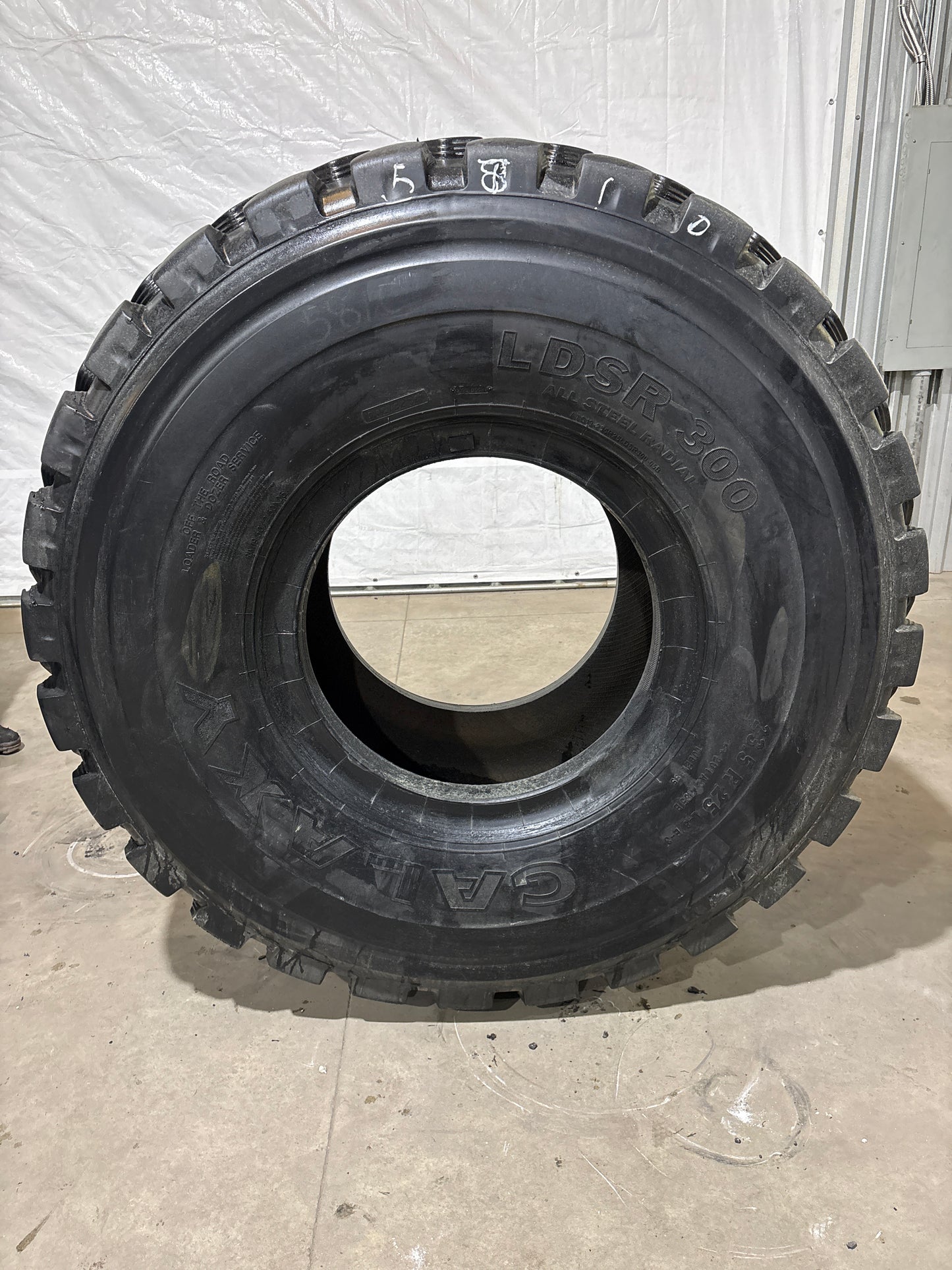 23.5R25 GALAXY LDSR 300 #5810