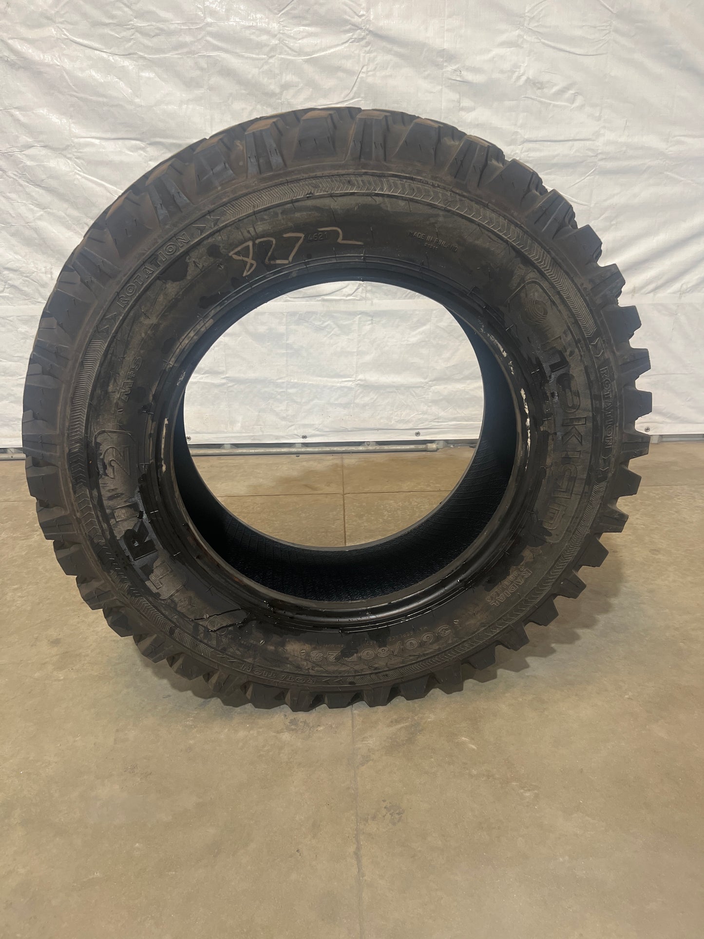 360/85R28 (13.6R28) NOKIAN TRI-2 #8272