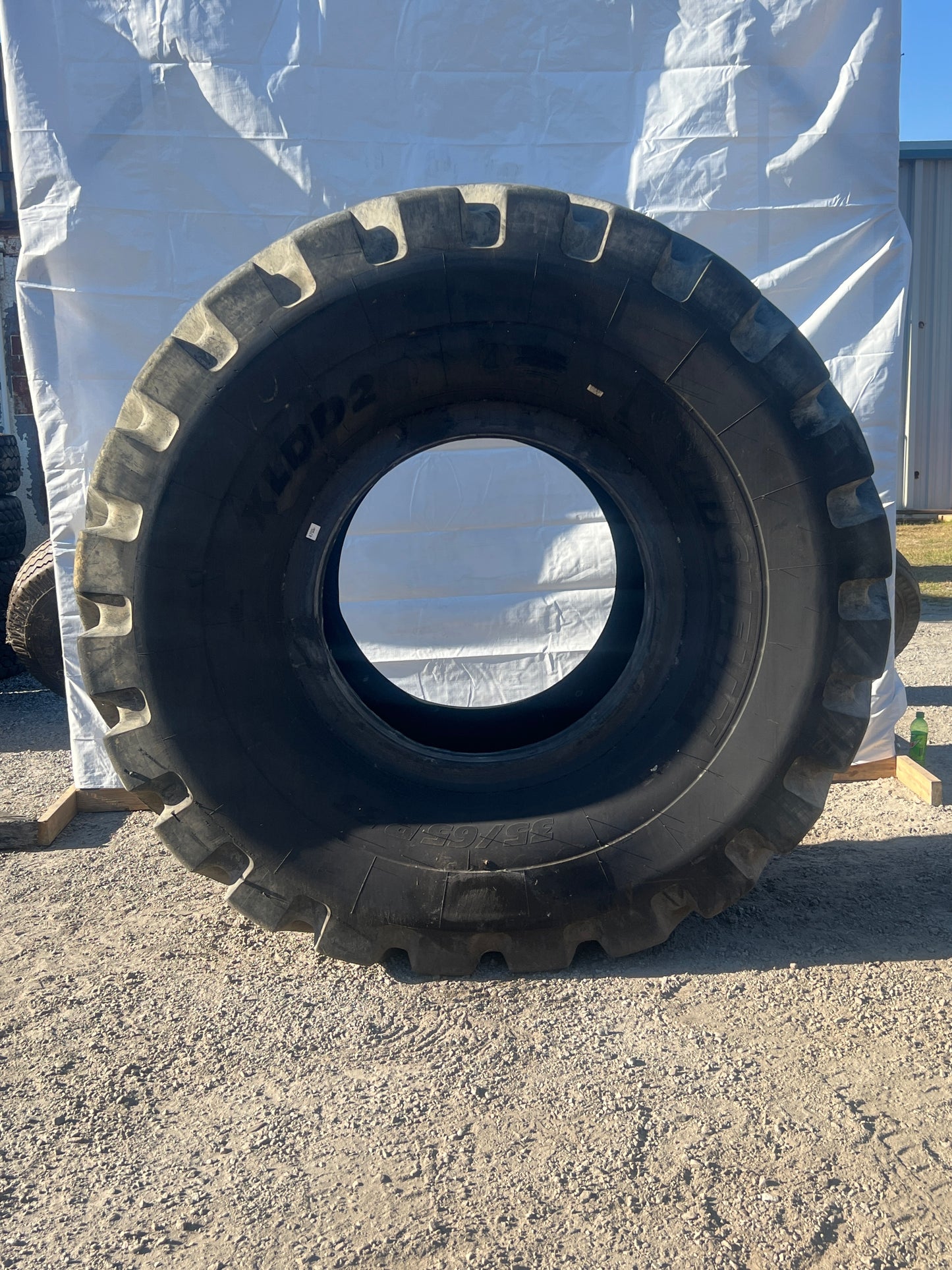 35/65R33 MICHELIN XLD D2 #4705