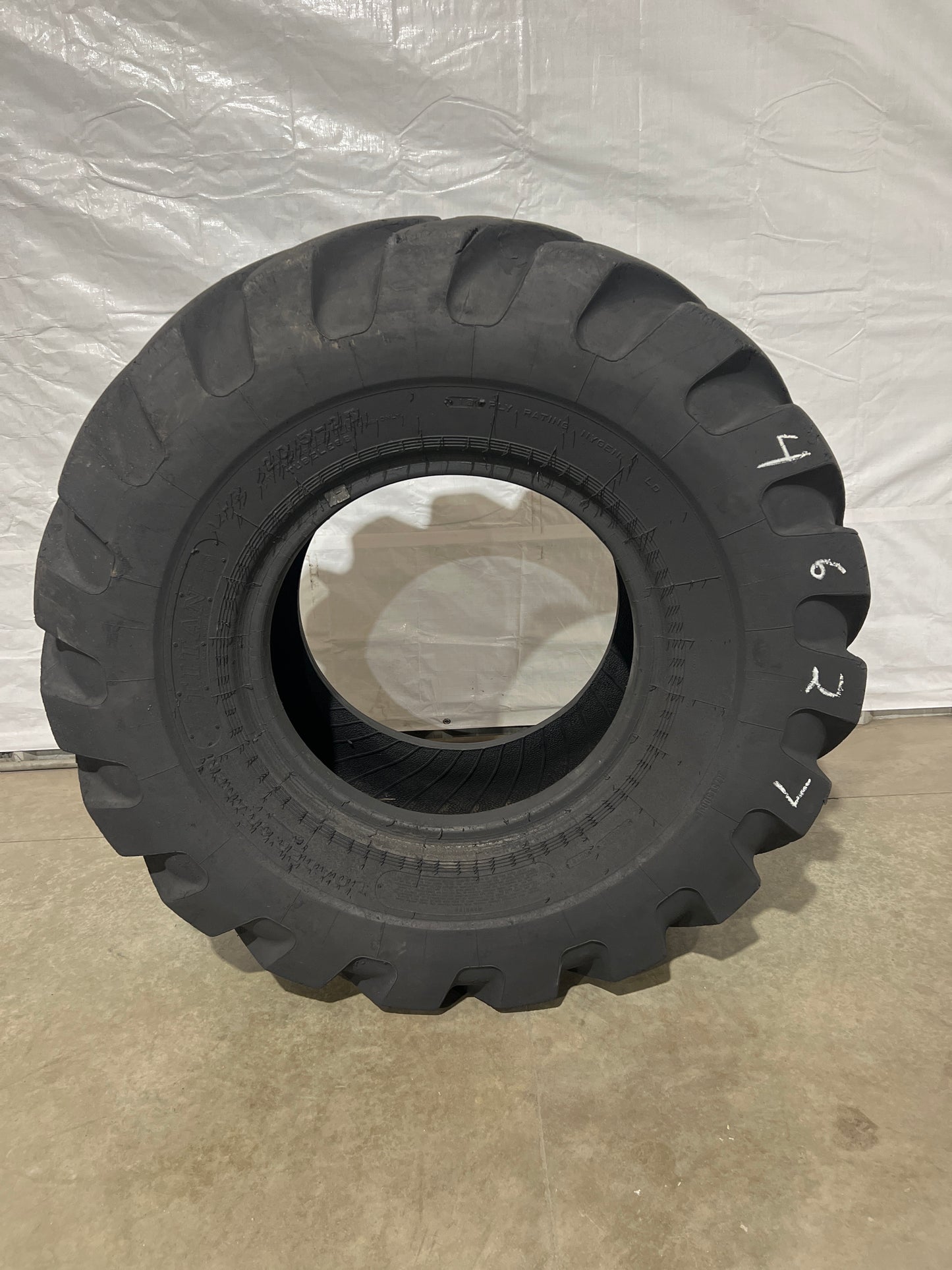 20.5-25 TITAN LOADER GRADER
