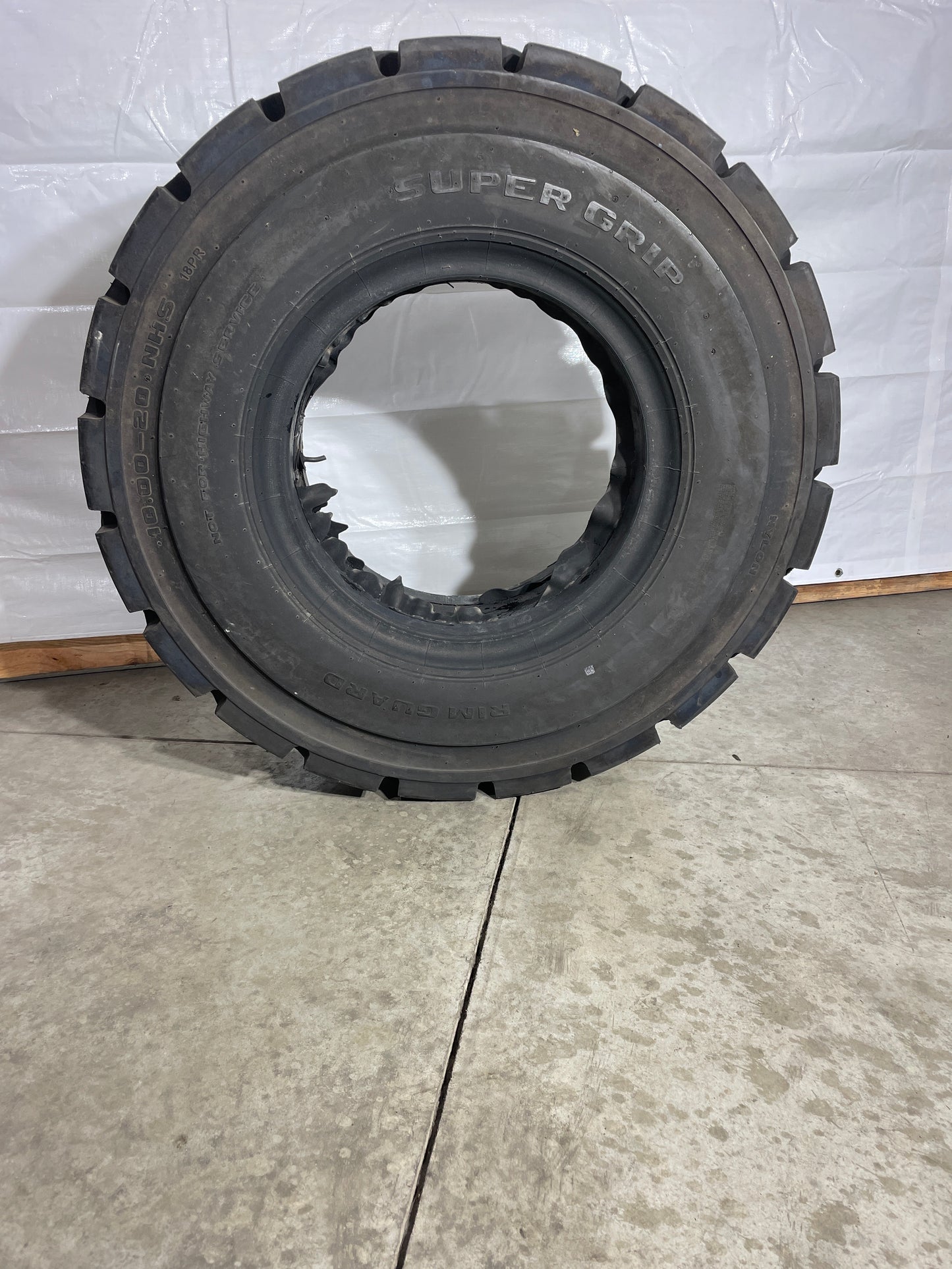 10.00-20 Supergrip Forklift #3999