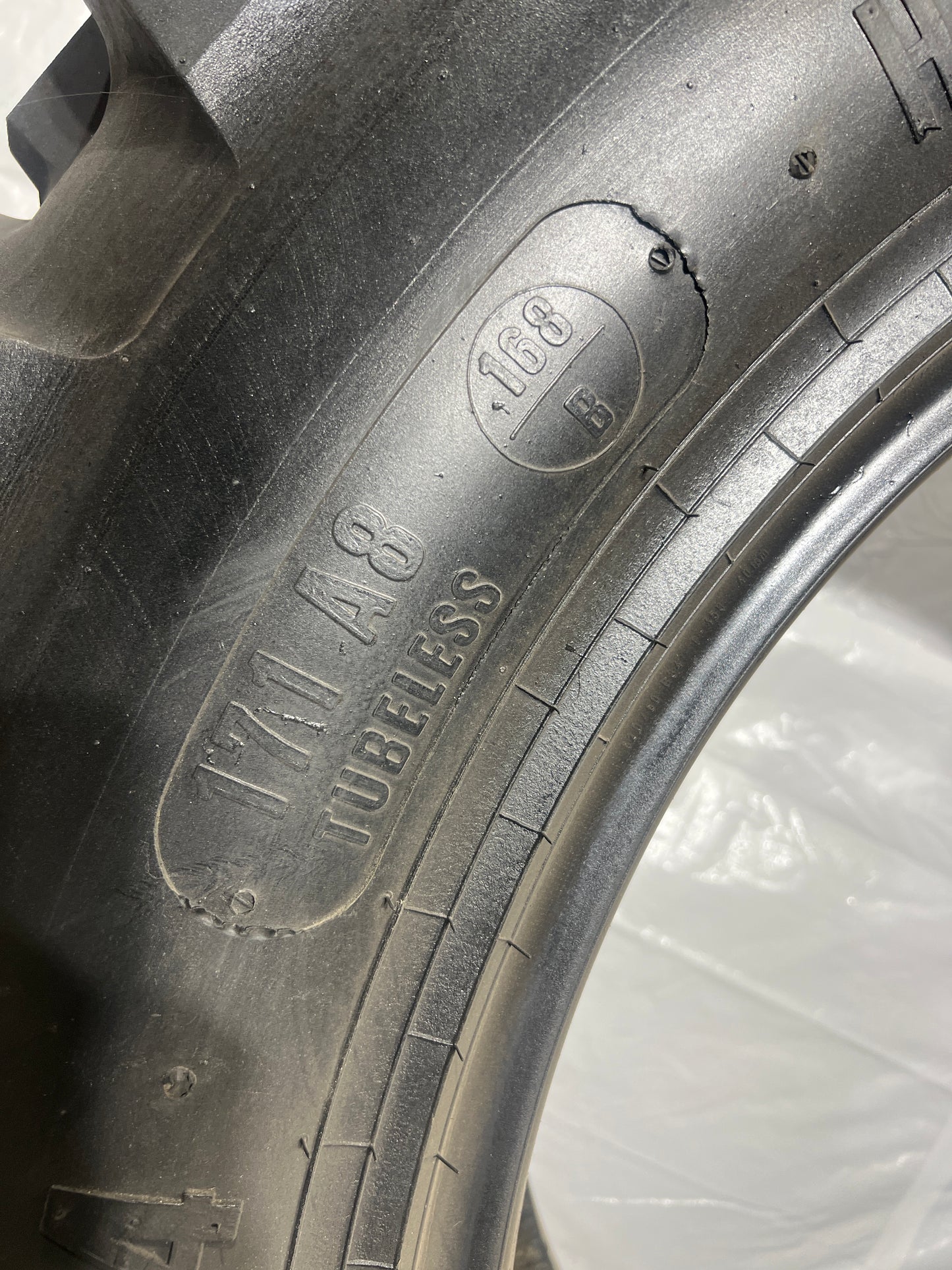 520/70R34 TRELLEBORG INDUSTRIAL TRACTOR 459 (T459) #8565