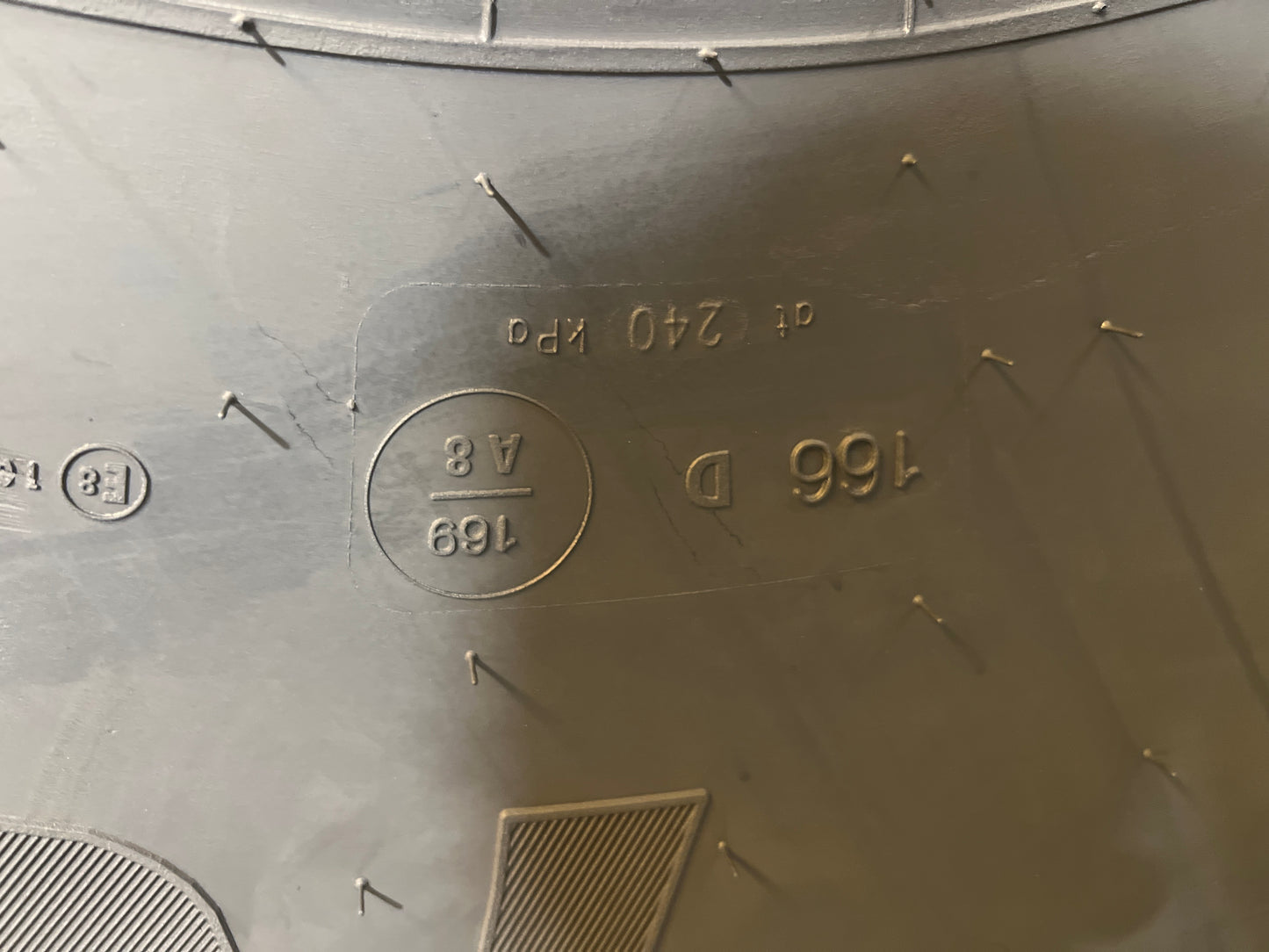 750/65R26 MITAS SFT