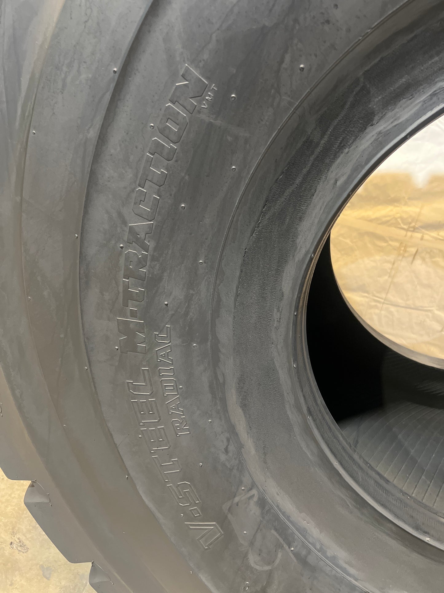 29.5R25 BRIDGESTONE VMT V-STEEL M TRACTION #5054