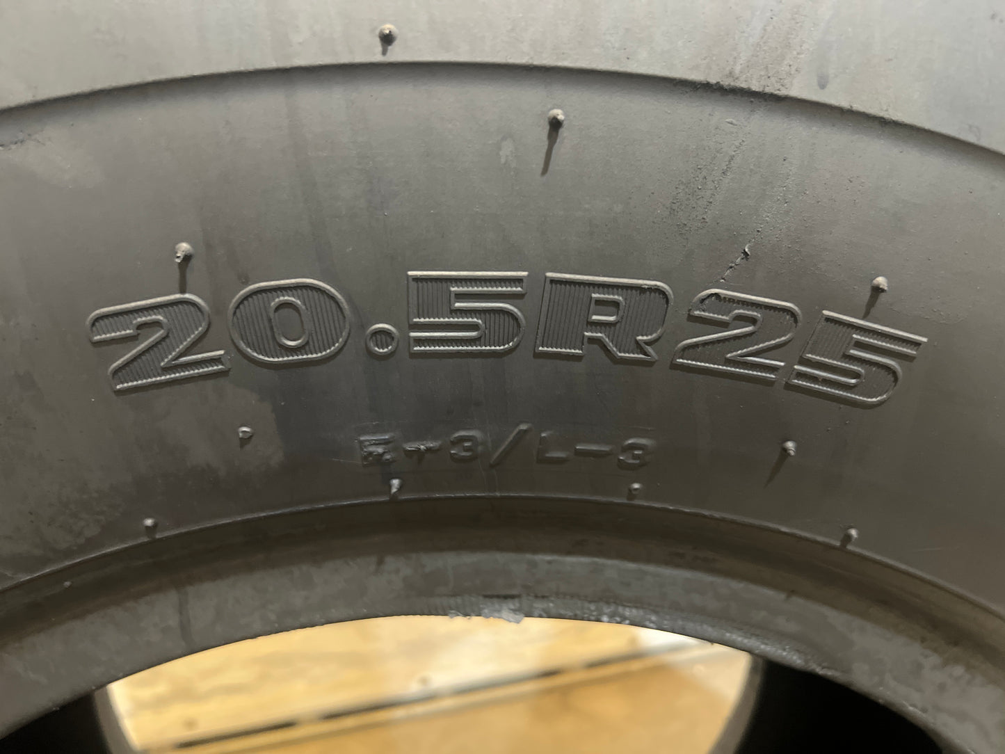 20.5R25 FIRESTONE VERSA BUILT AP #5451